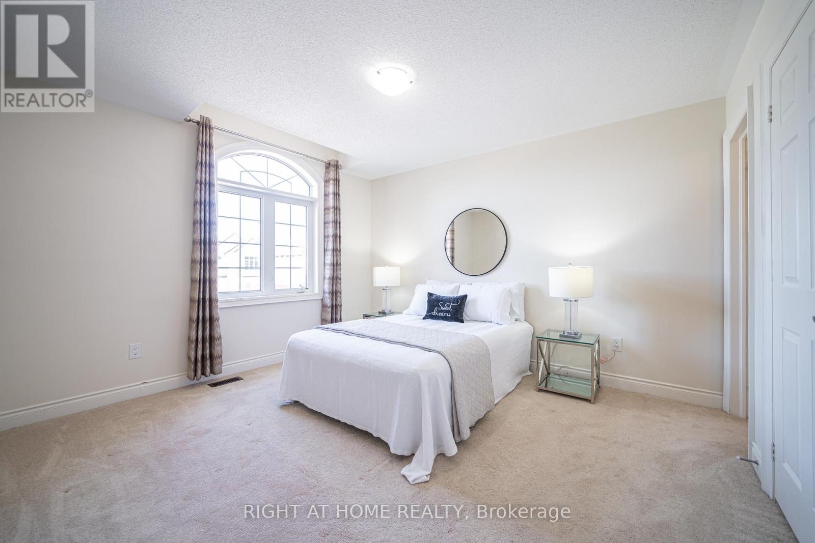 












498 WHEAT BOOM DRIVE

,
Oakville (JM Joshua Meadows),




Ontario
L6H0S7

