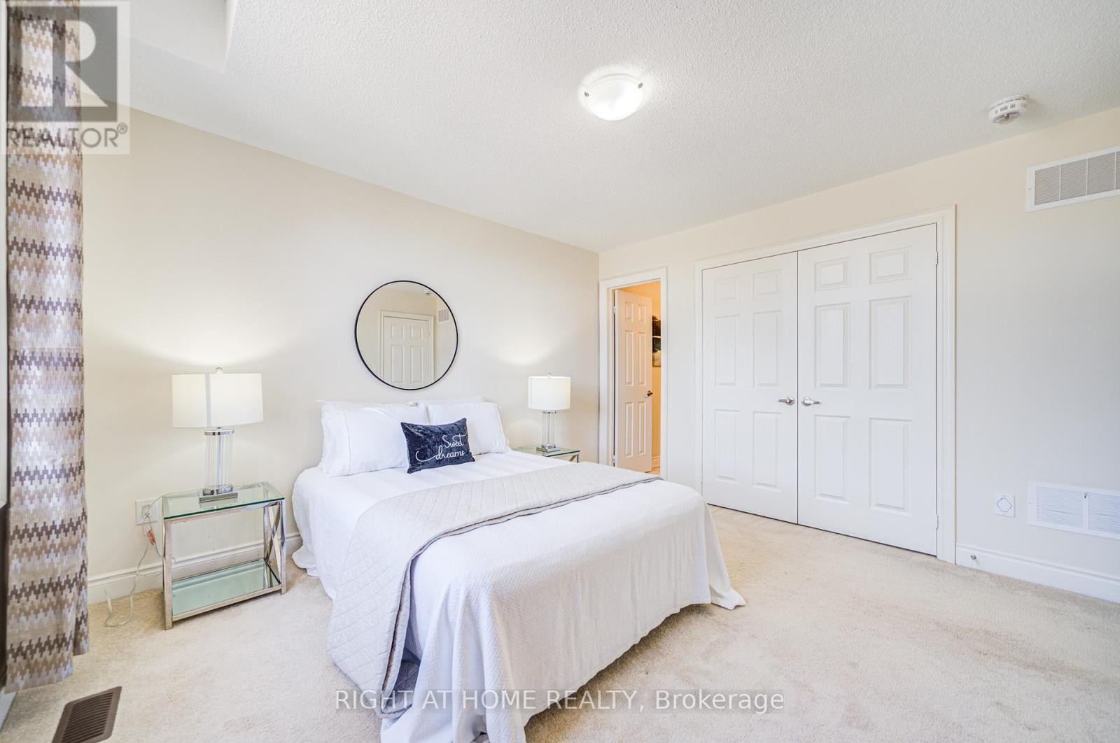












498 WHEAT BOOM DRIVE

,
Oakville (JM Joshua Meadows),




Ontario
L6H0S7

