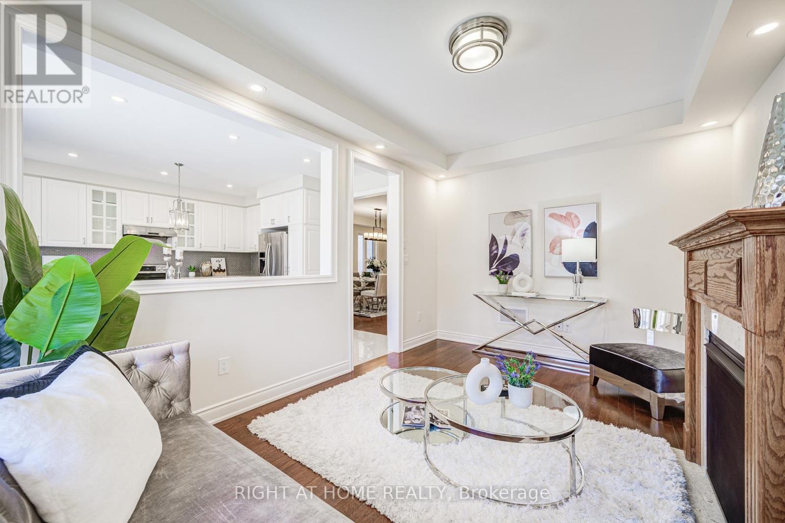 












498 WHEAT BOOM DRIVE

,
Oakville (JM Joshua Meadows),




Ontario
L6H0S7

