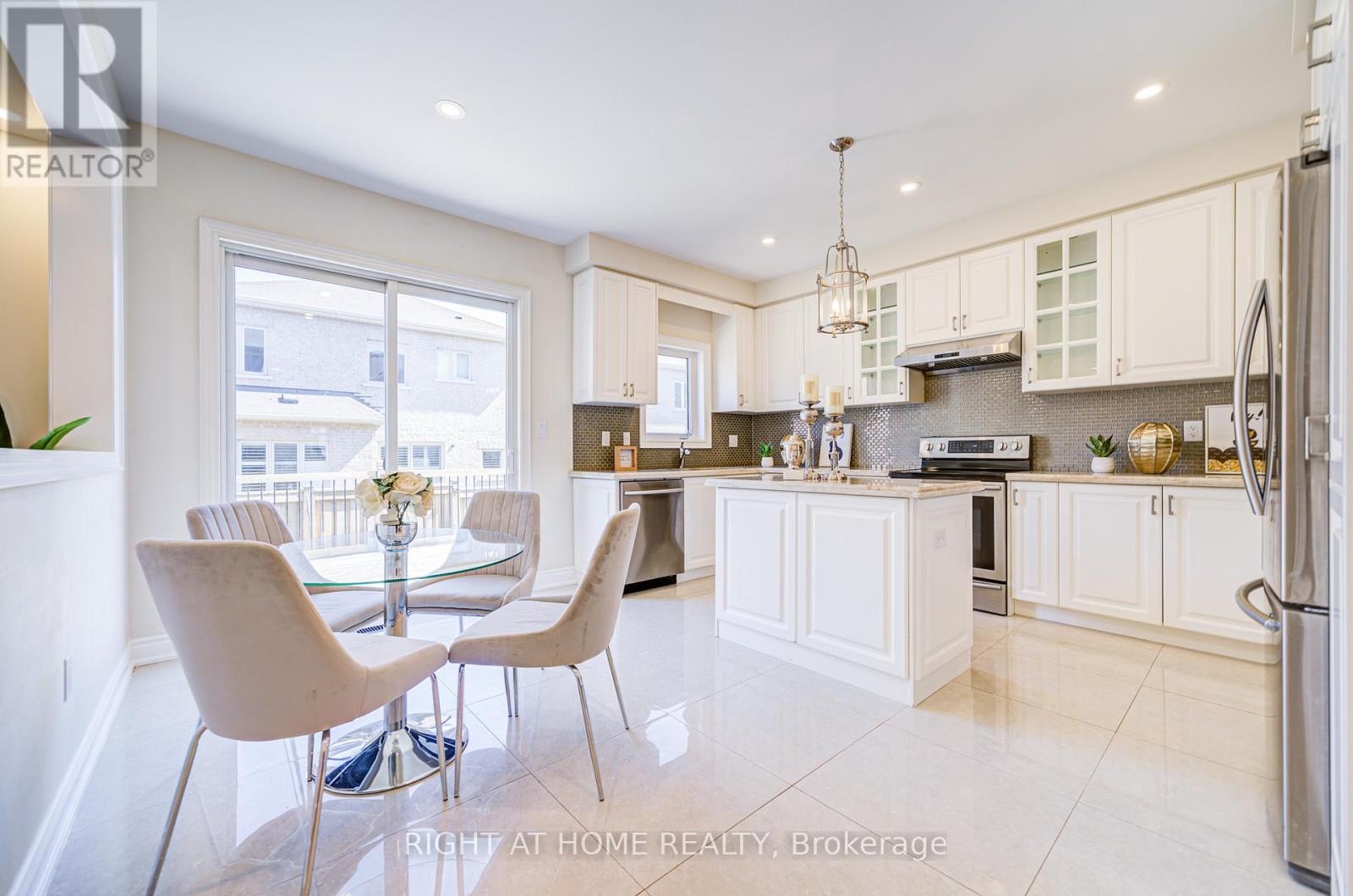 












498 WHEAT BOOM DRIVE

,
Oakville (JM Joshua Meadows),




Ontario
L6H0S7

