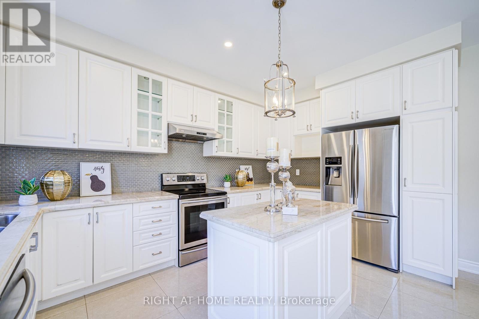












498 WHEAT BOOM DRIVE

,
Oakville (JM Joshua Meadows),




Ontario
L6H0S7

