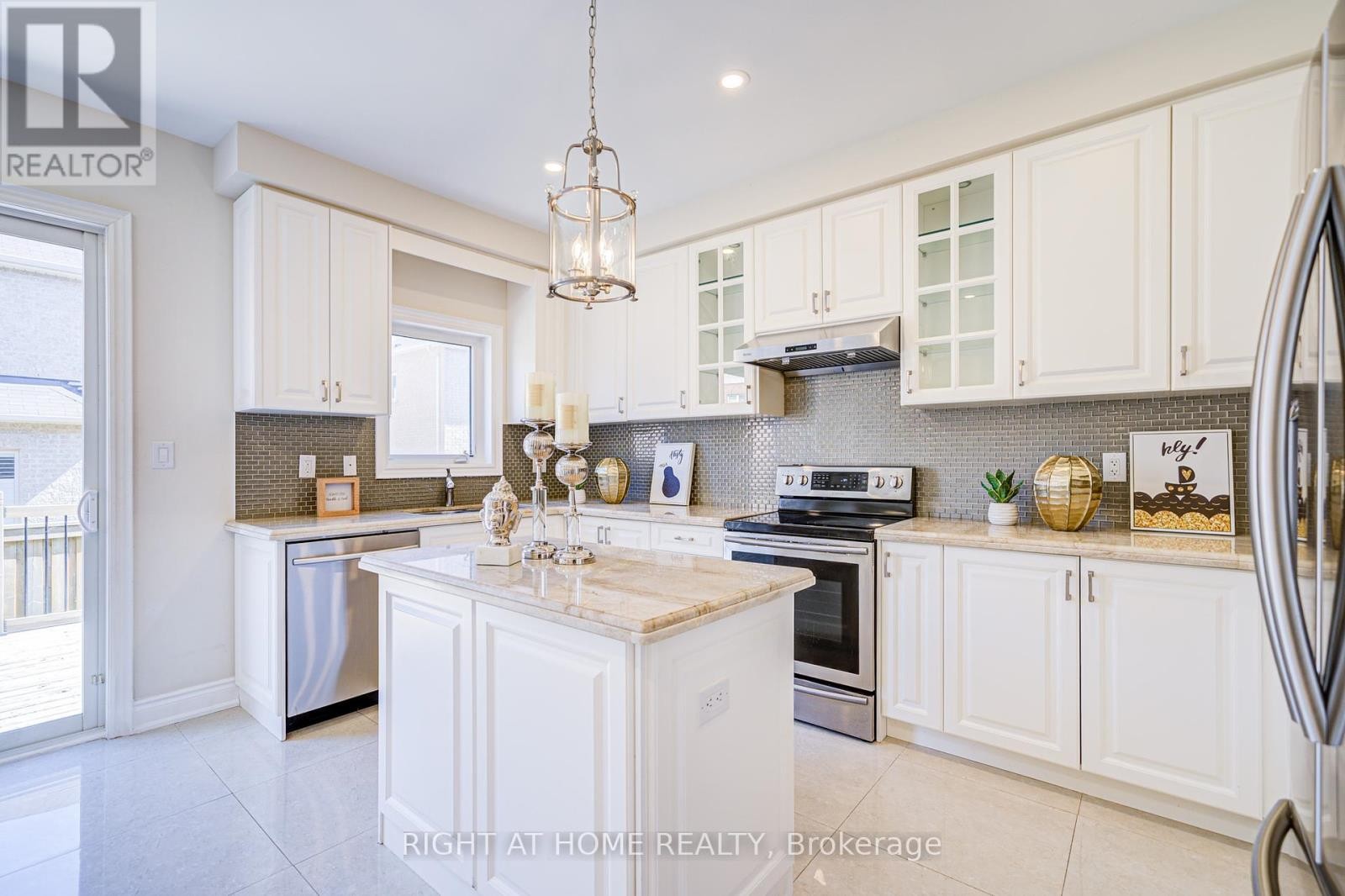 












498 WHEAT BOOM DRIVE

,
Oakville (JM Joshua Meadows),




Ontario
L6H0S7

