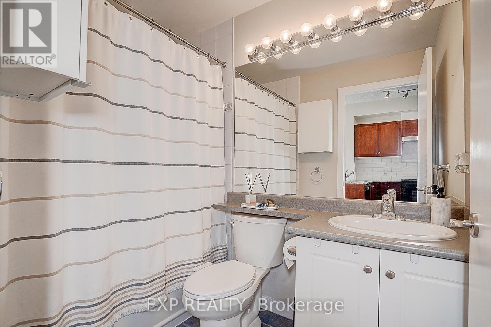 












1111 - 1359 RATHBURN ROAD E

,
Mississauga (Rathwood),




Ontario
L4W5P7

