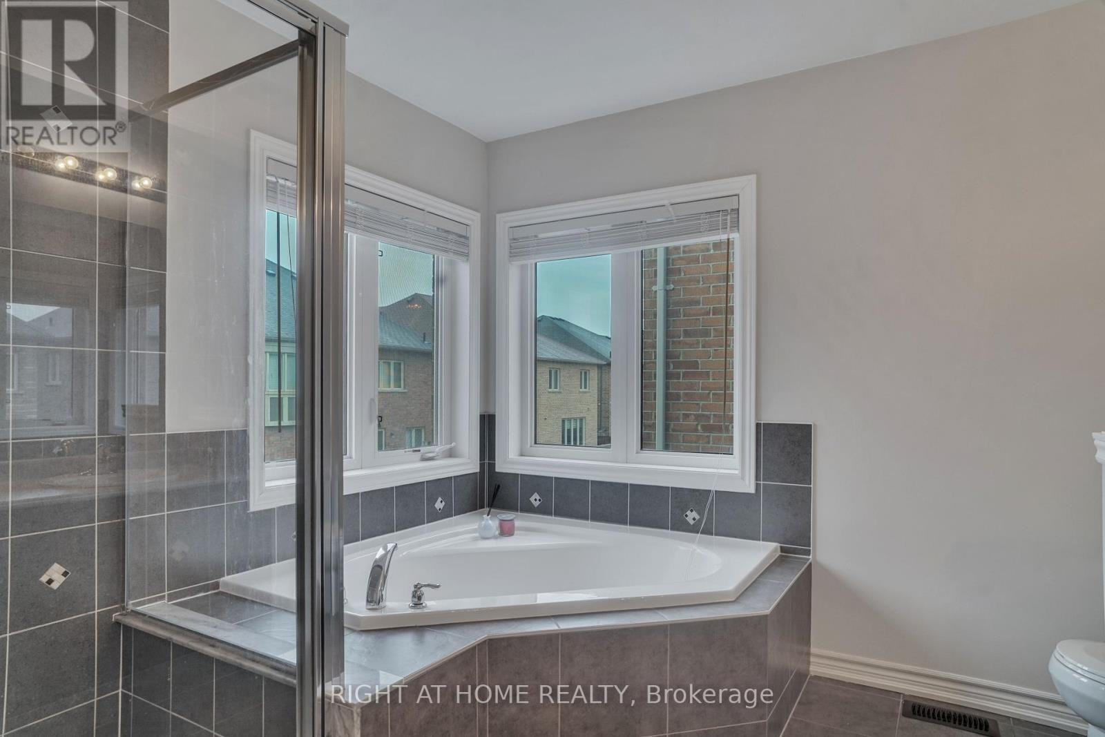 












39 WALBROOK ROAD

,
Brampton (Credit Valley),




Ontario
L6X4N4

