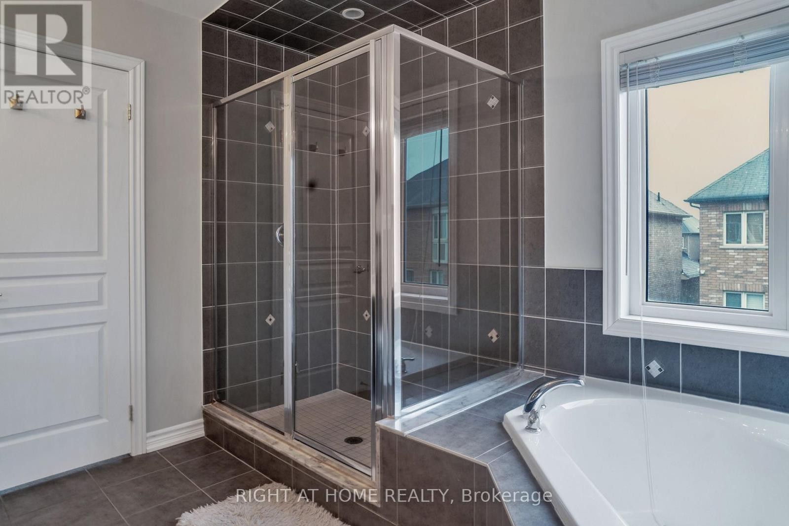 












39 WALBROOK ROAD

,
Brampton (Credit Valley),




Ontario
L6X4N4

