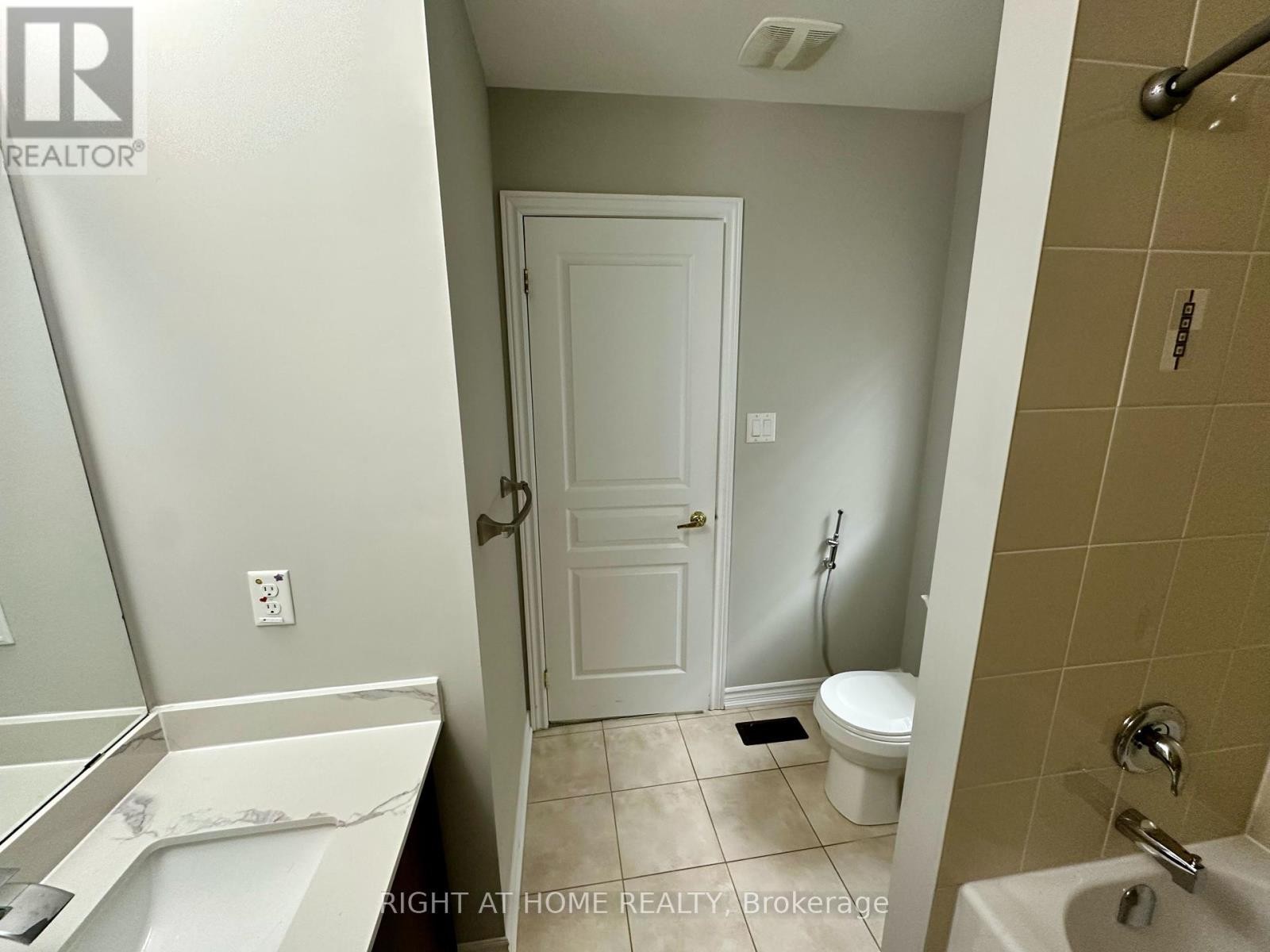 












39 WALBROOK ROAD

,
Brampton (Credit Valley),




Ontario
L6X4N4

