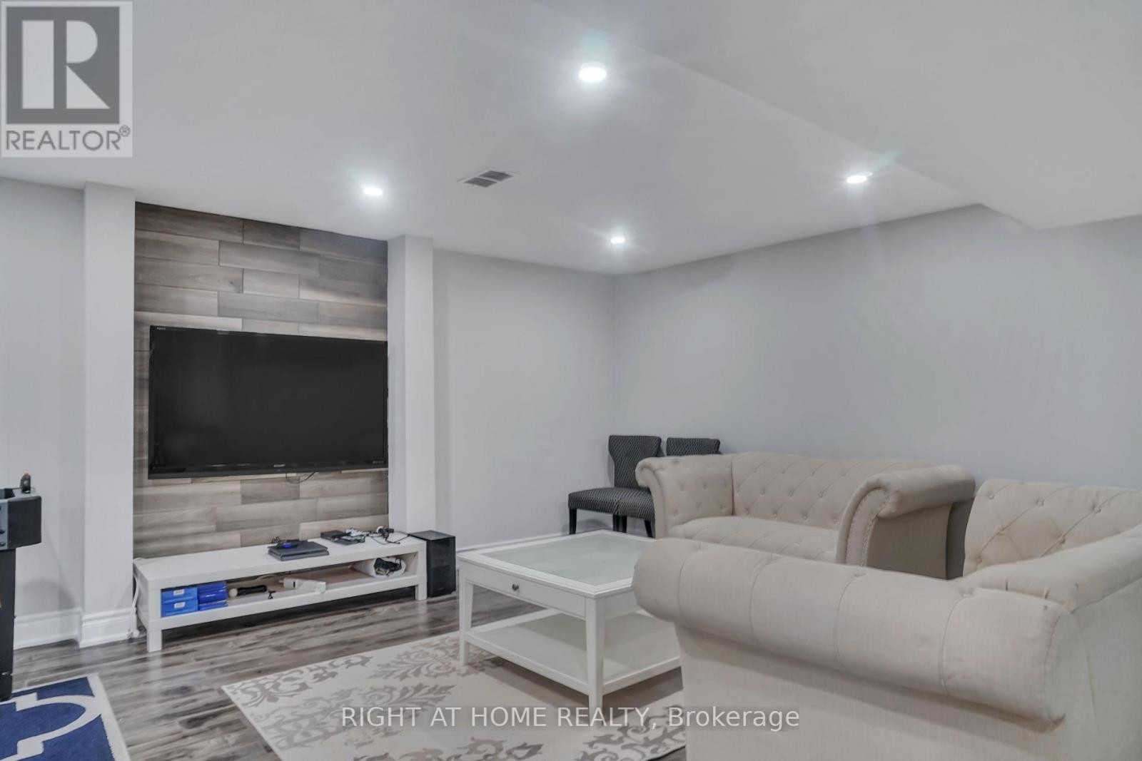 












39 WALBROOK ROAD

,
Brampton (Credit Valley),




Ontario
L6X4N4

