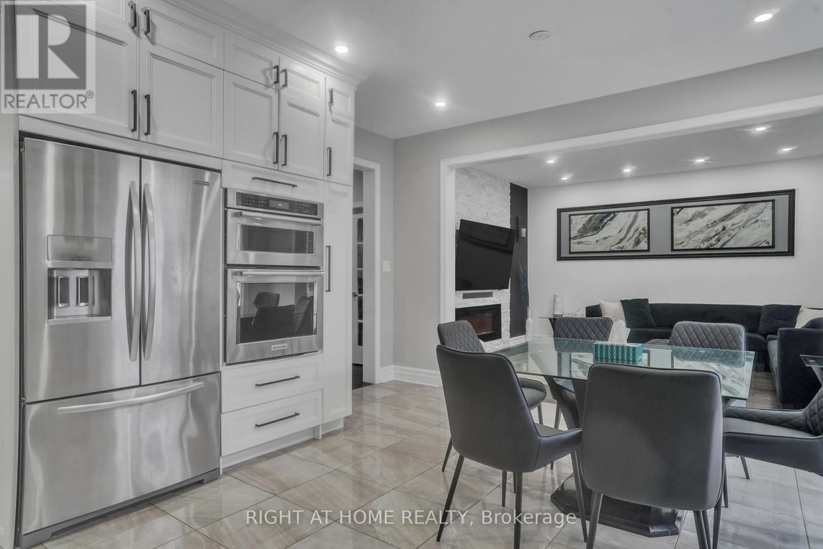 












39 WALBROOK ROAD

,
Brampton (Credit Valley),




Ontario
L6X4N4

