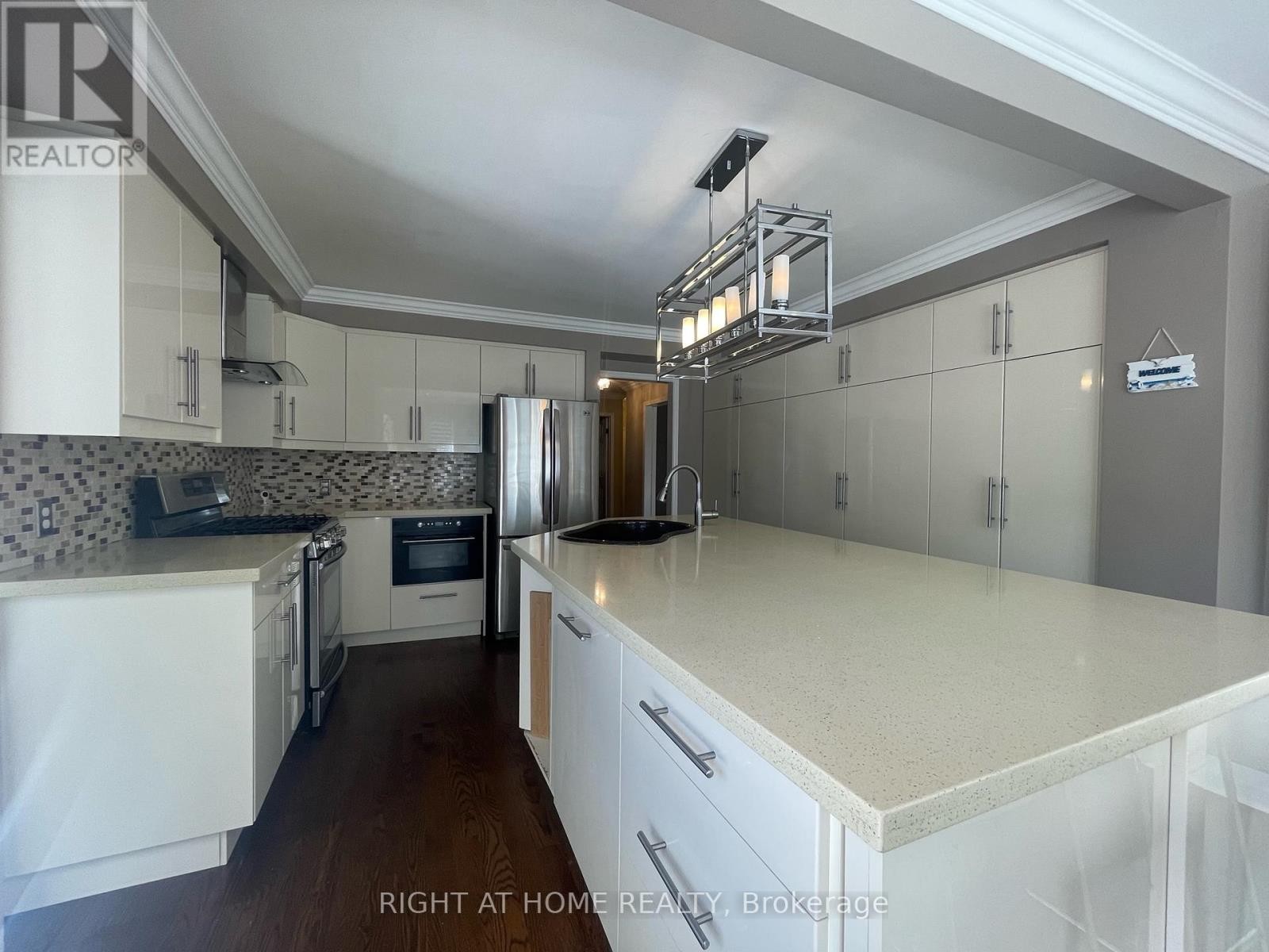












1299 WINDRUSH DRIVE

,
Oakville (GA Glen Abbey),




Ontario
L6M1W4

