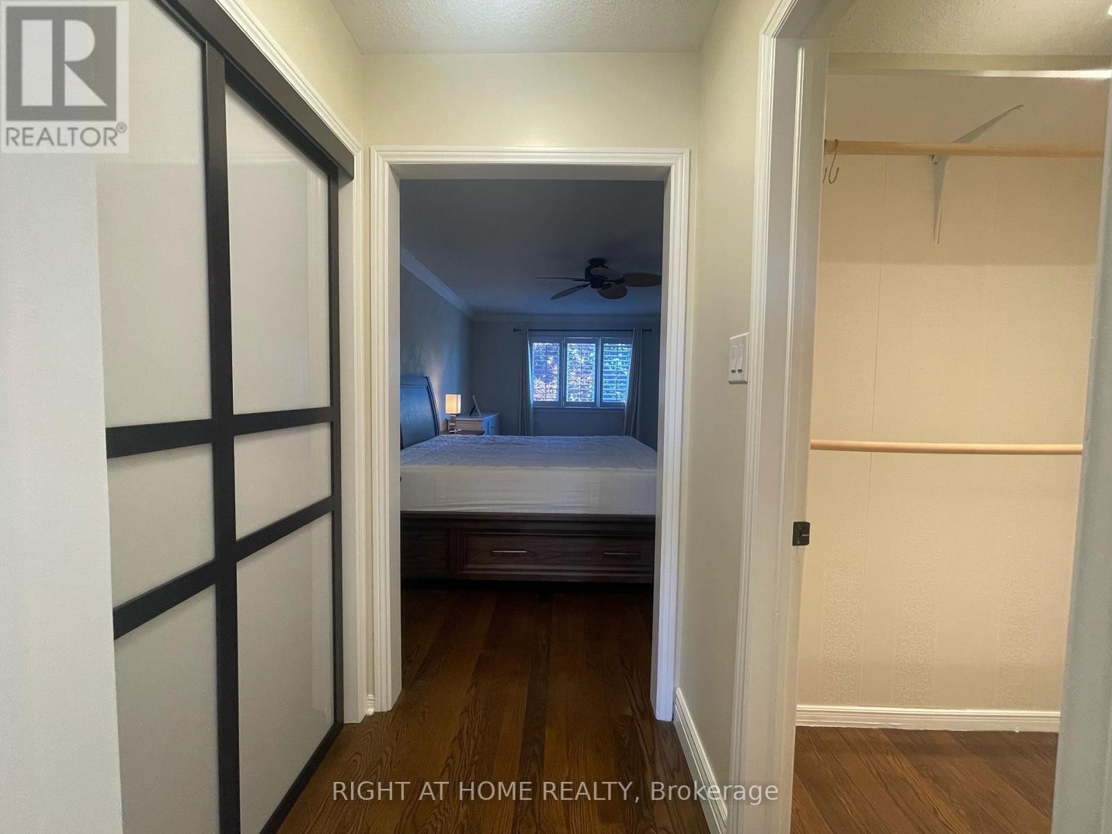 












1299 WINDRUSH DRIVE

,
Oakville (GA Glen Abbey),




Ontario
L6M1W4

