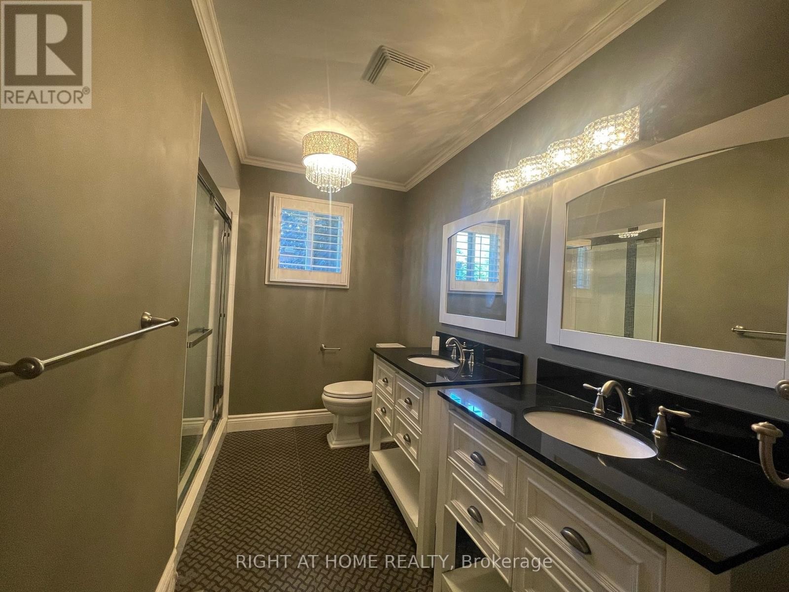 












1299 WINDRUSH DRIVE

,
Oakville (GA Glen Abbey),




Ontario
L6M1W4

