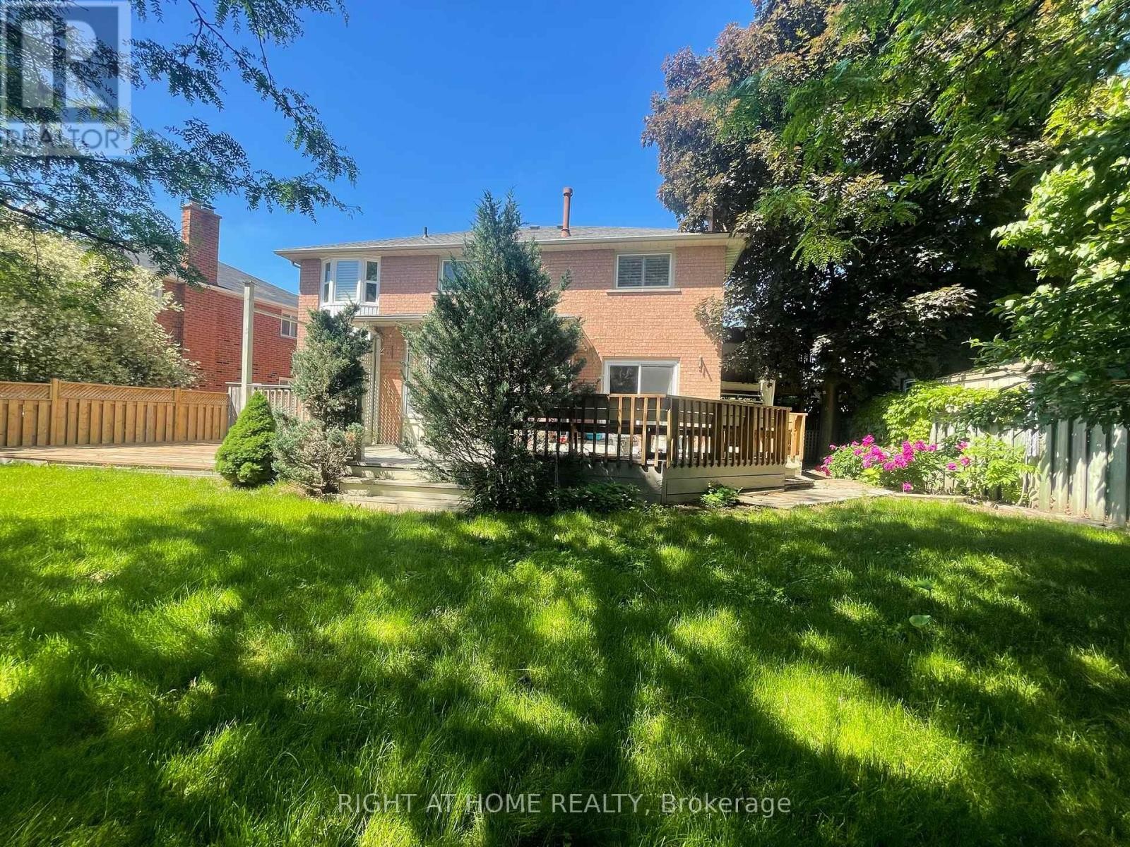 












1299 WINDRUSH DRIVE

,
Oakville (GA Glen Abbey),




Ontario
L6M1W4

