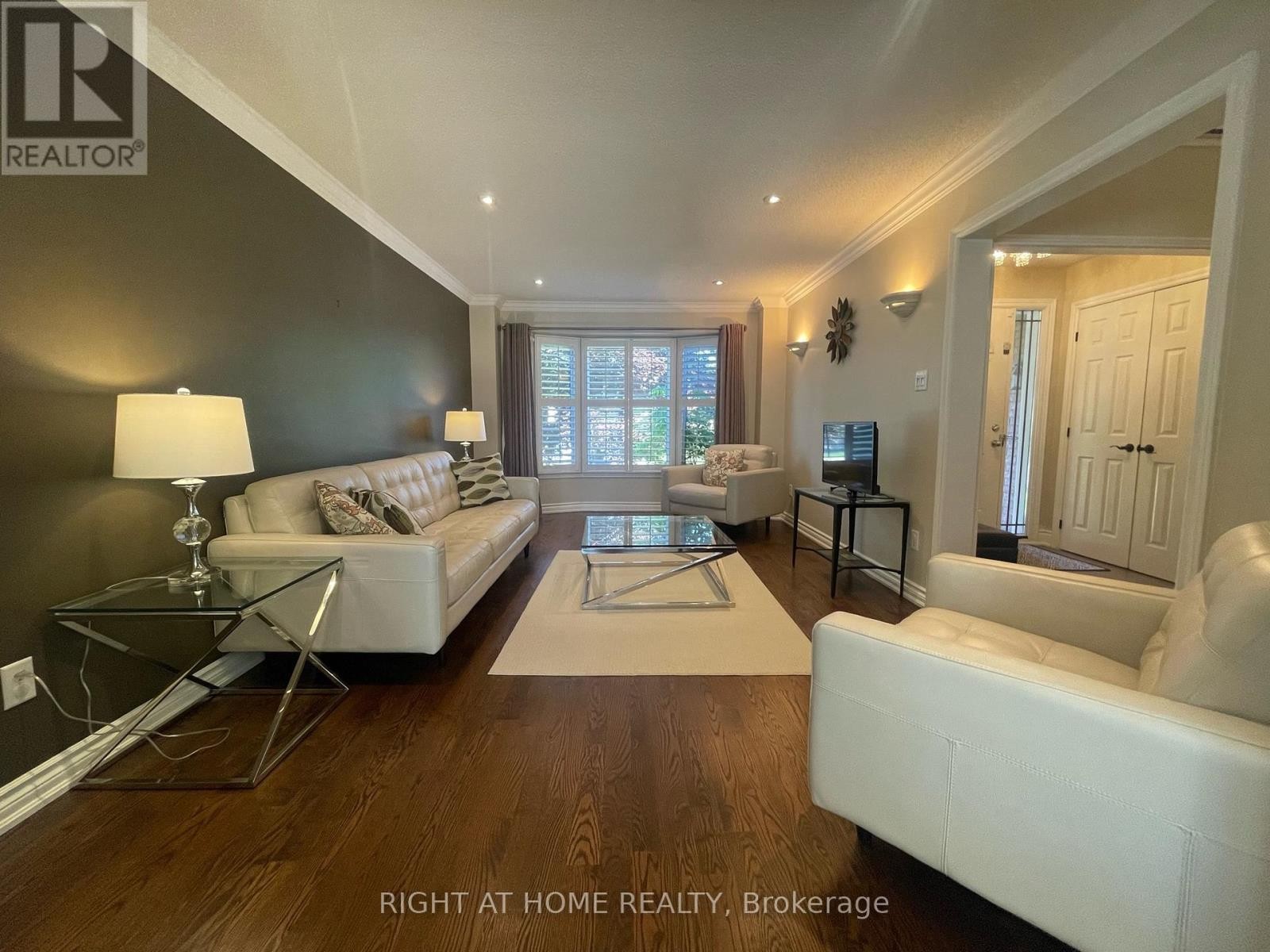 












1299 WINDRUSH DRIVE

,
Oakville (GA Glen Abbey),




Ontario
L6M1W4

