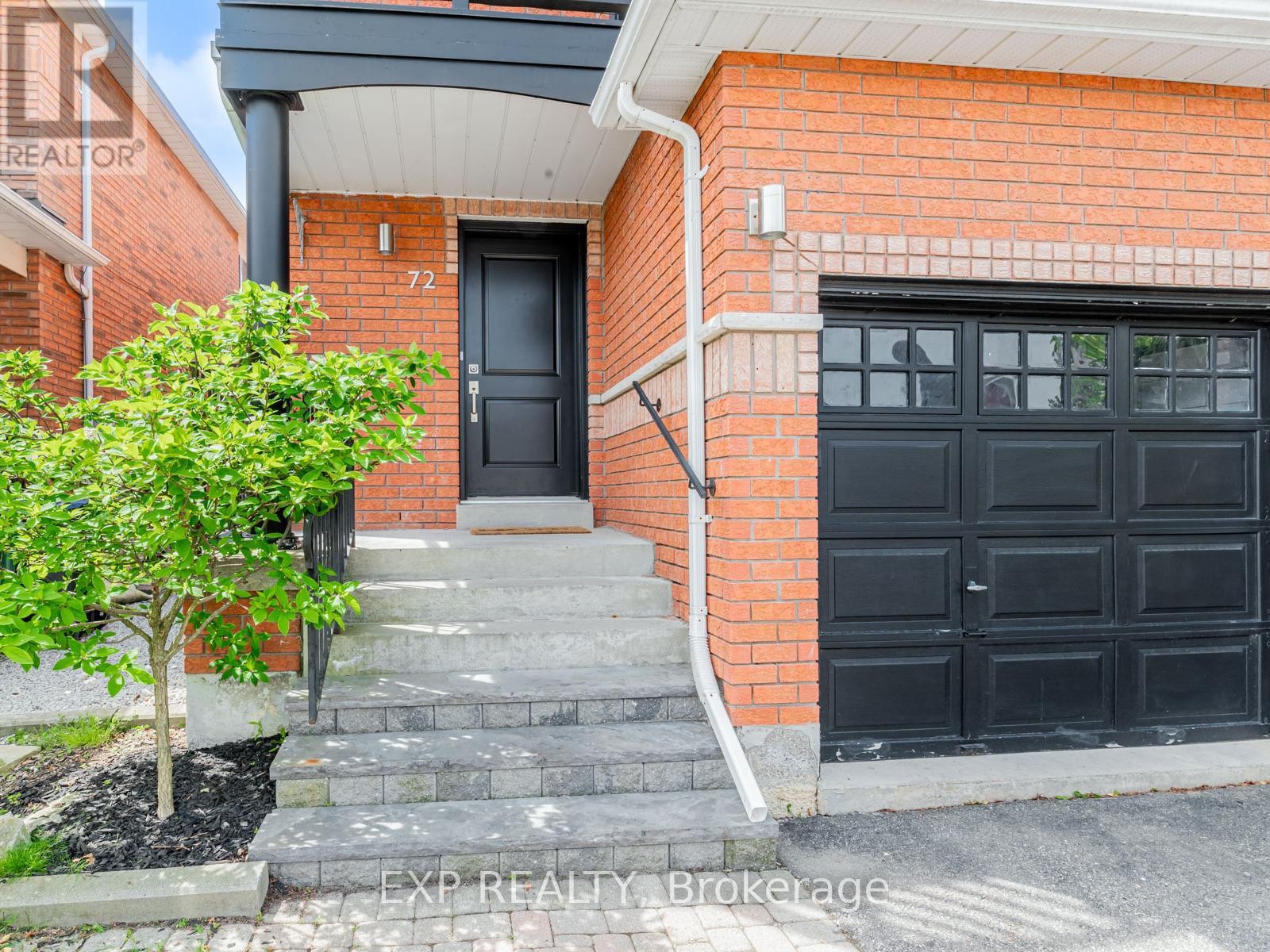 












72 GRAPEVINE ROAD

,
Caledon (Bolton West),




Ontario
L7E2R3

