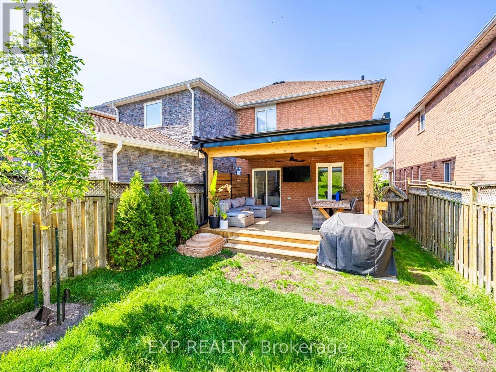 












72 GRAPEVINE ROAD

,
Caledon (Bolton West),




Ontario
L7E2R3

