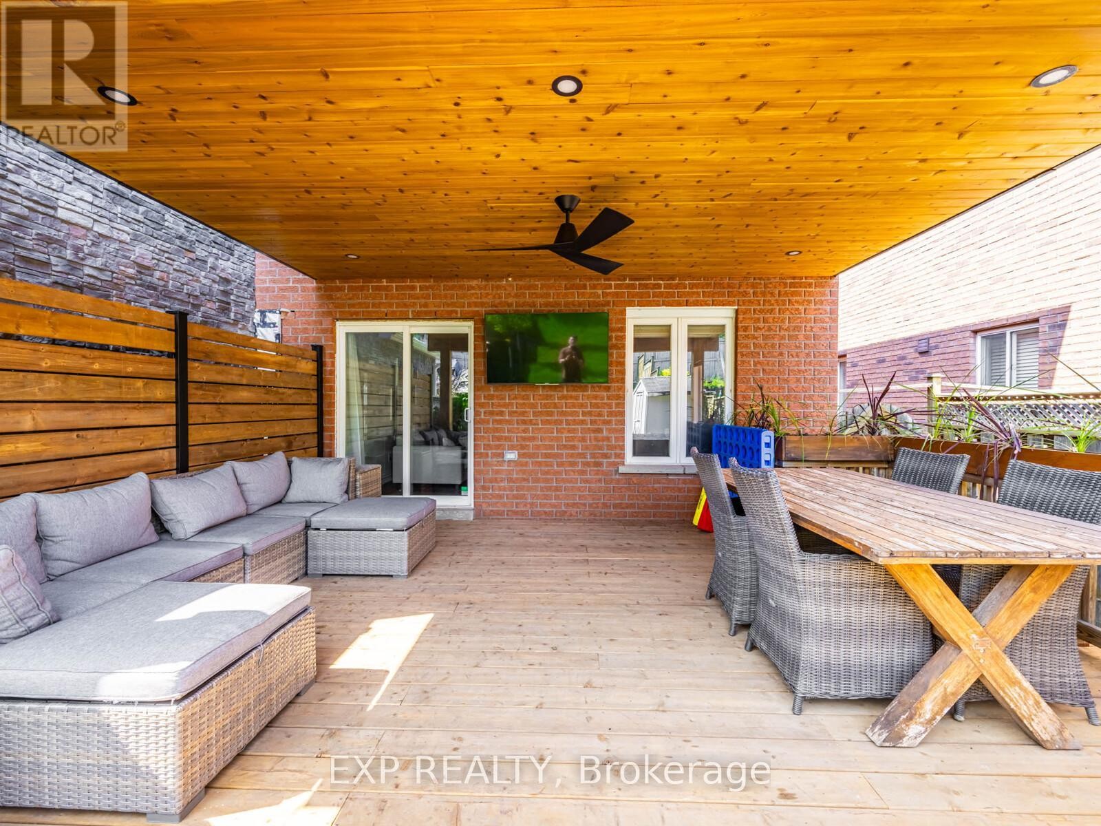 












72 GRAPEVINE ROAD

,
Caledon (Bolton West),




Ontario
L7E2R3

