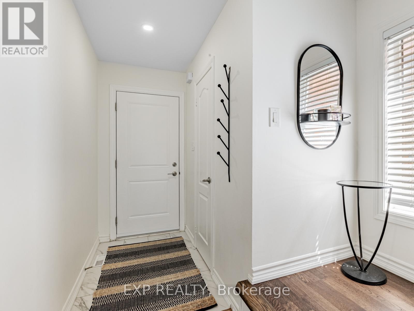 












72 GRAPEVINE ROAD

,
Caledon (Bolton West),




Ontario
L7E2R3

