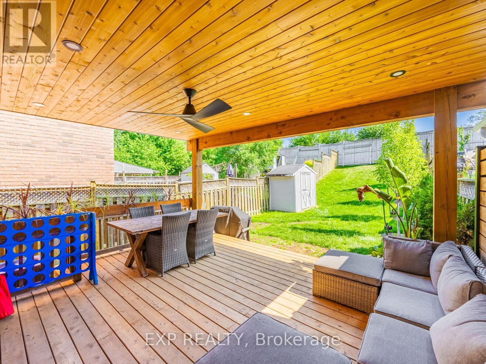 












72 GRAPEVINE ROAD

,
Caledon (Bolton West),




Ontario
L7E2R3

