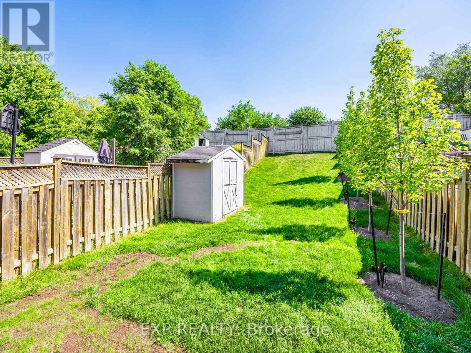












72 GRAPEVINE ROAD

,
Caledon (Bolton West),




Ontario
L7E2R3

