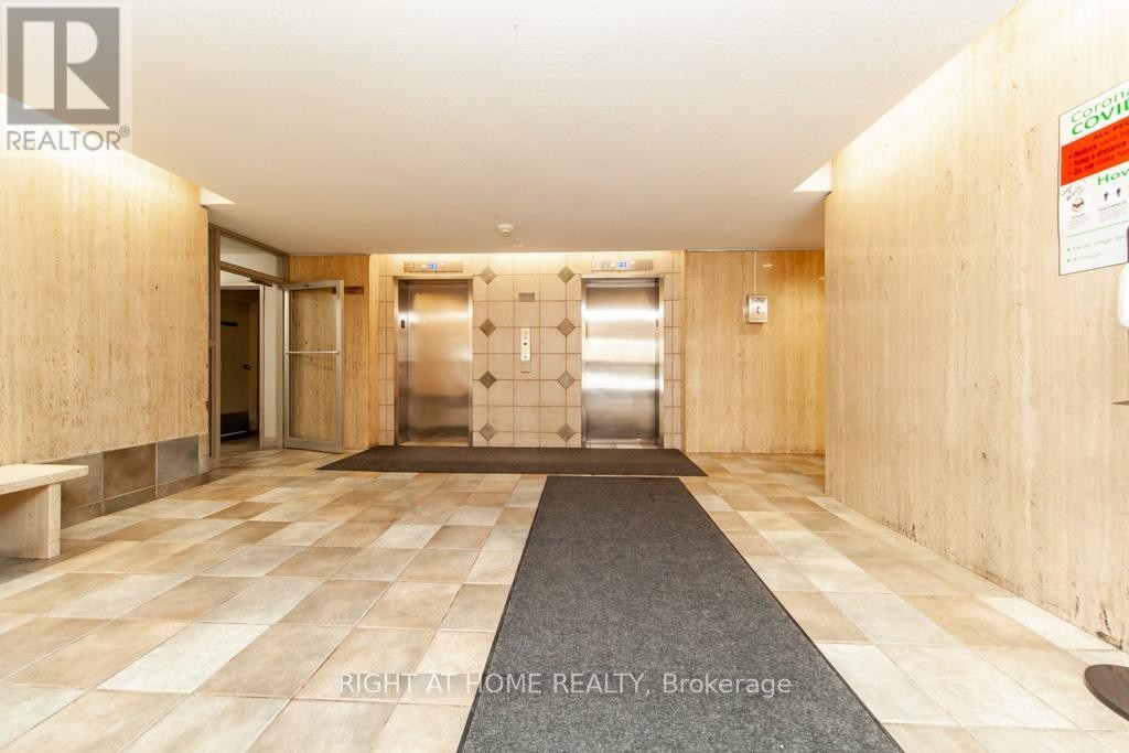 












1103 - 9 FOUR WINDS DRIVE

,
Toronto (York University Heights),




Ontario
M3J2S8

