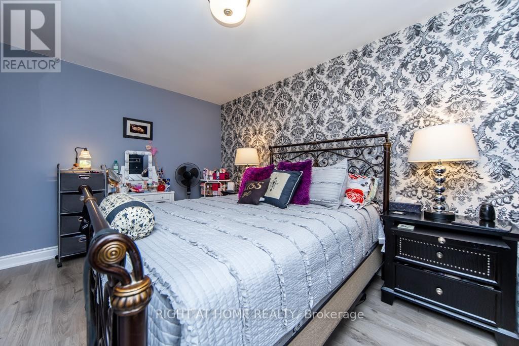 












1103 - 9 FOUR WINDS DRIVE

,
Toronto (York University Heights),




Ontario
M3J2S8

