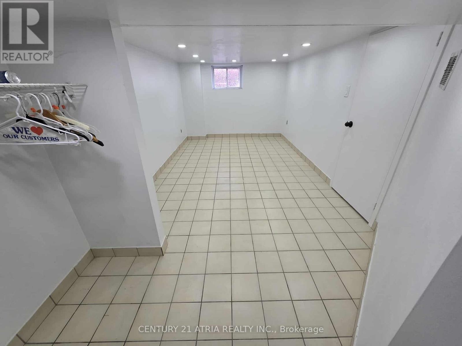 












BSMT - 931 GARDNER AVENUE

,
Mississauga (Lakeview),




Ontario
L5E1B3

