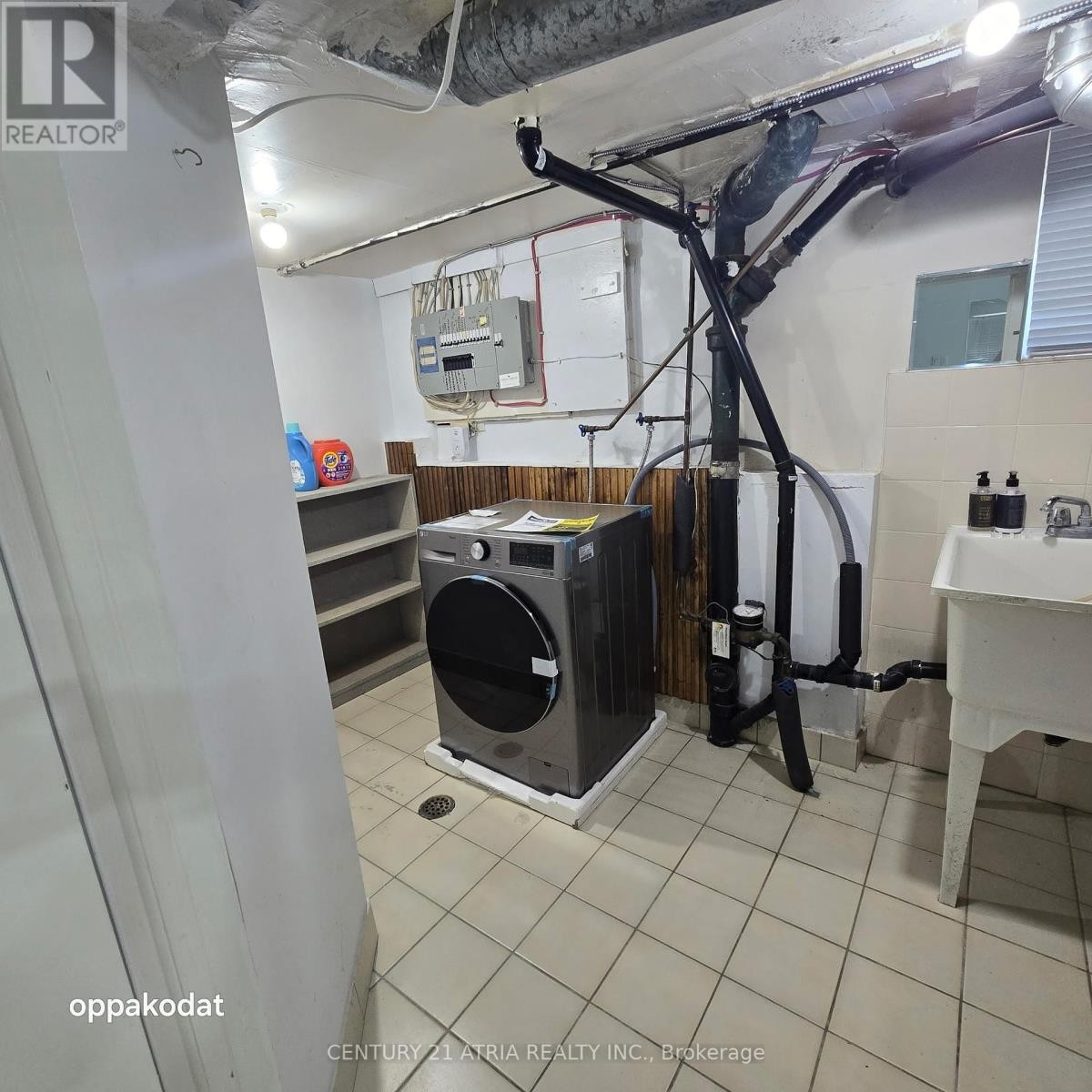 












BSMT - 931 GARDNER AVENUE

,
Mississauga (Lakeview),




Ontario
L5E1B3

