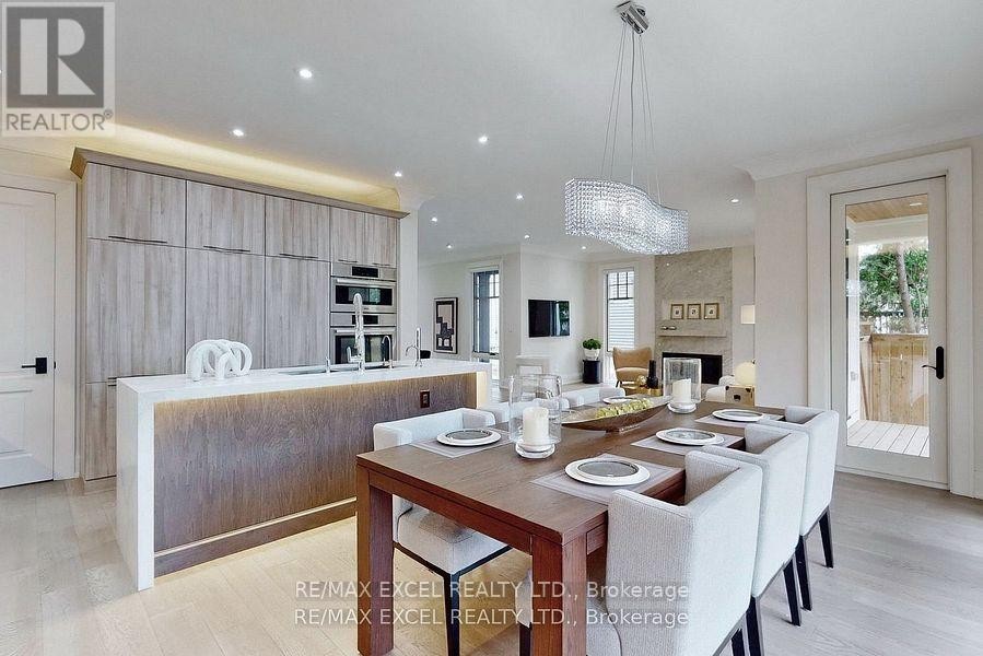 












430 REYNOLDS STREET

,
Oakville (OO Old Oakville),




Ontario
L6J3M4

