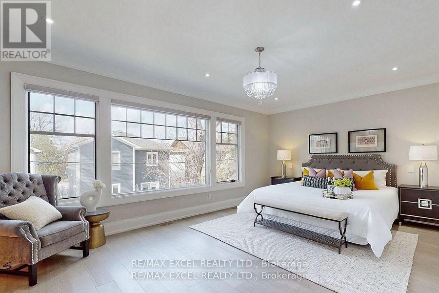 












430 REYNOLDS STREET

,
Oakville (OO Old Oakville),




Ontario
L6J3M4

