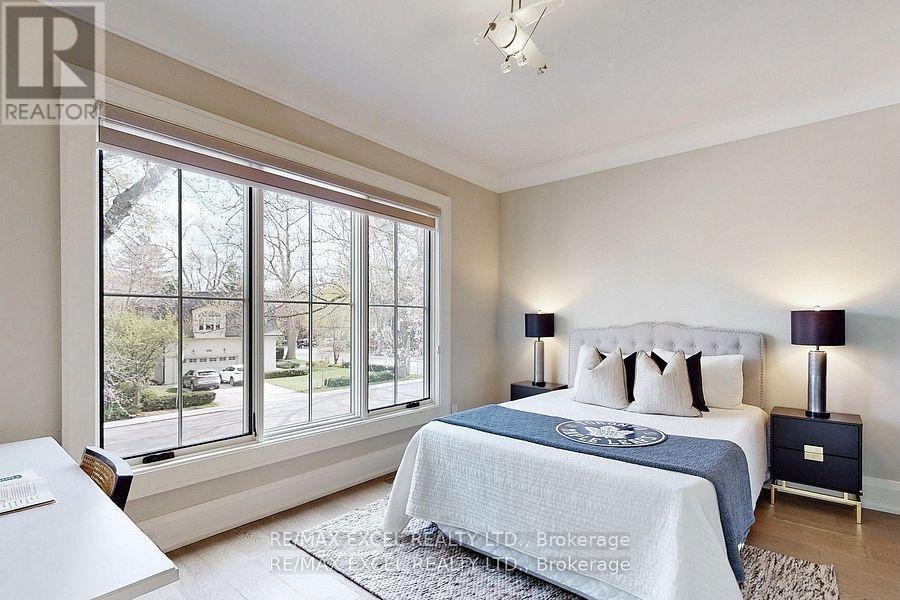 












430 REYNOLDS STREET

,
Oakville (OO Old Oakville),




Ontario
L6J3M4

