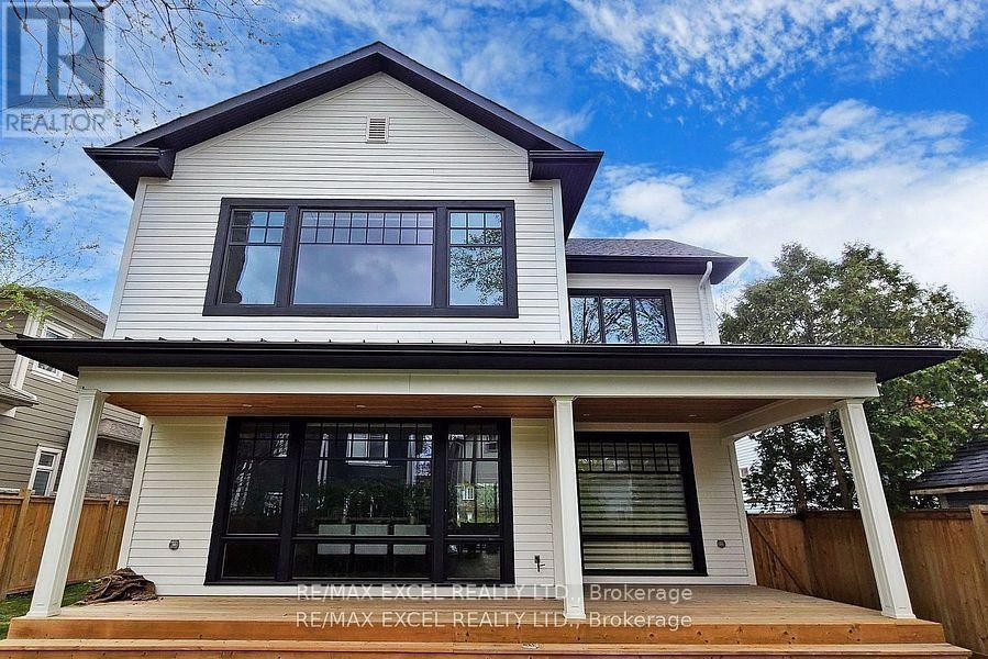 












430 REYNOLDS STREET

,
Oakville (OO Old Oakville),




Ontario
L6J3M4

