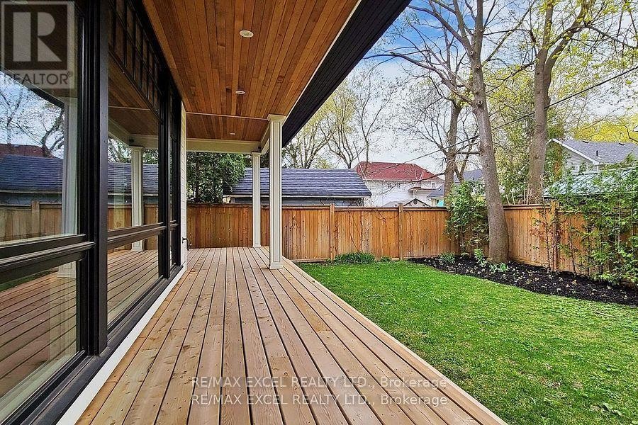












430 REYNOLDS STREET

,
Oakville (OO Old Oakville),




Ontario
L6J3M4

