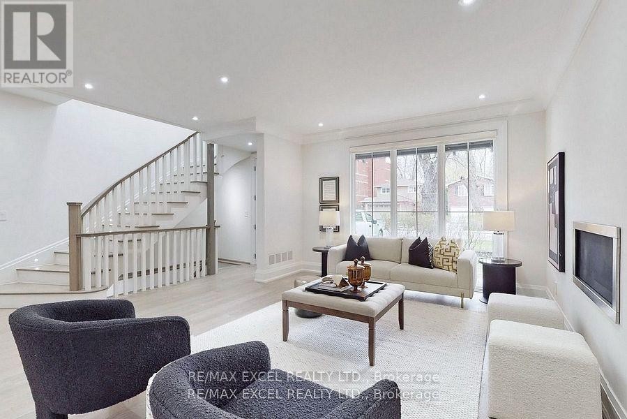 












430 REYNOLDS STREET

,
Oakville (OO Old Oakville),




Ontario
L6J3M4

