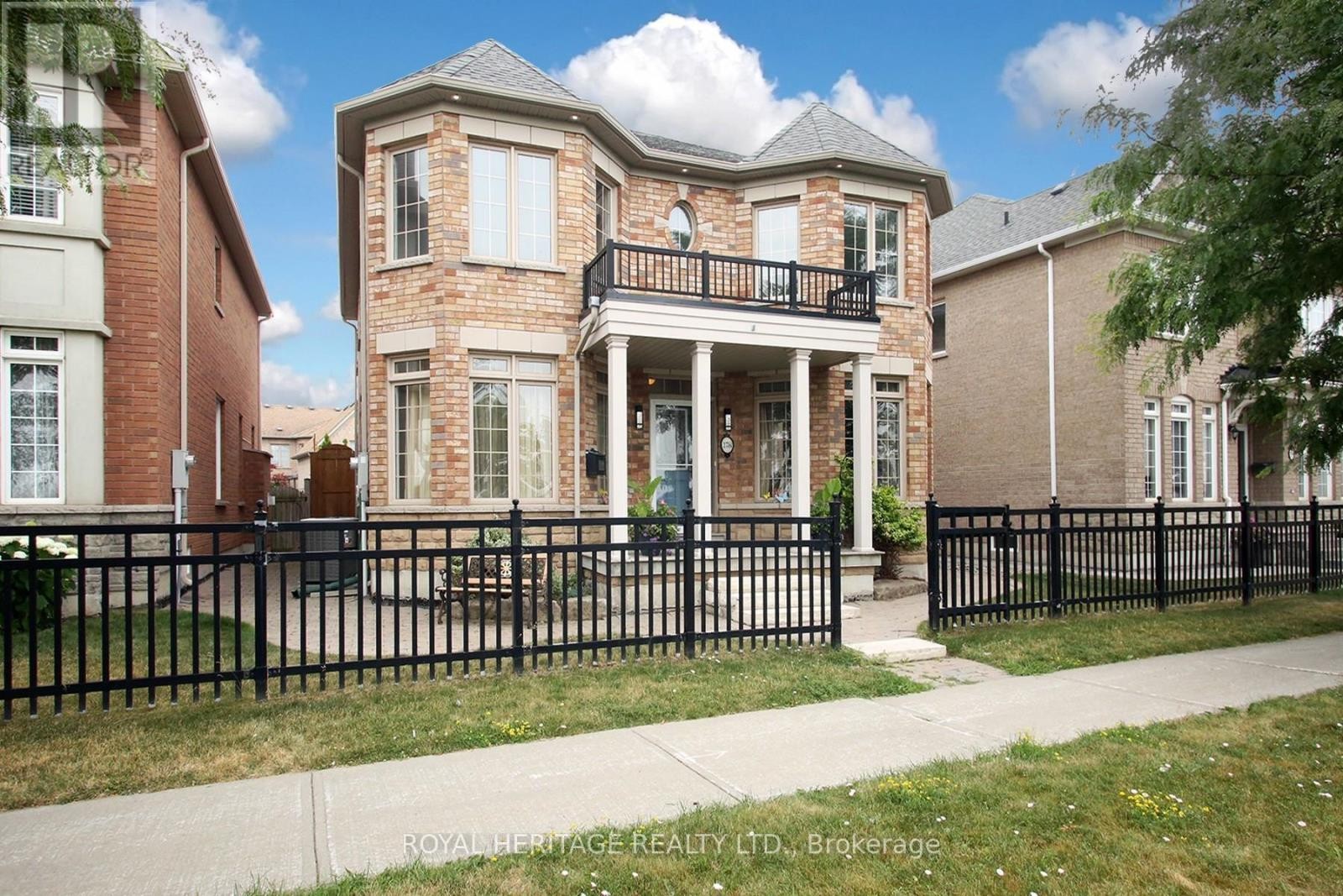 












178 BEFFORT ROAD

,
Toronto (Downsview-Roding-CFB),




Ontario
M3K1N9

