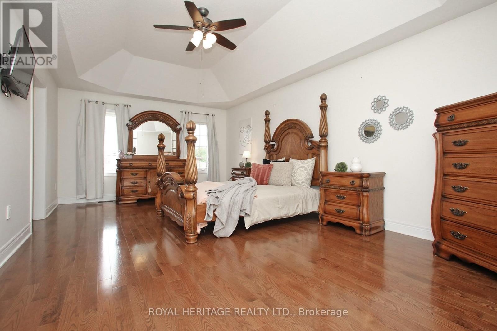 












178 BEFFORT ROAD

,
Toronto (Downsview-Roding-CFB),




Ontario
M3K1N9

