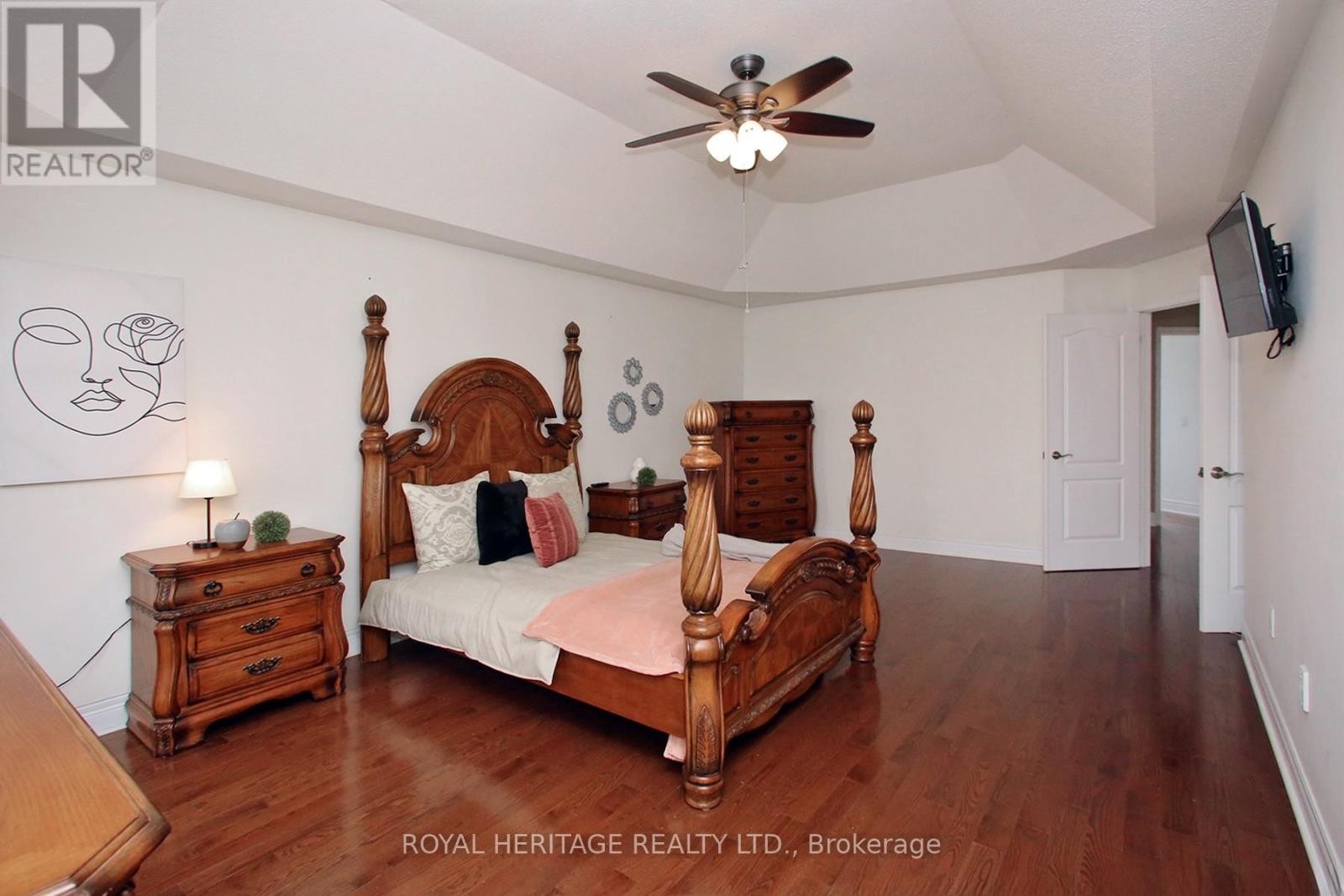 












178 BEFFORT ROAD

,
Toronto (Downsview-Roding-CFB),




Ontario
M3K1N9

