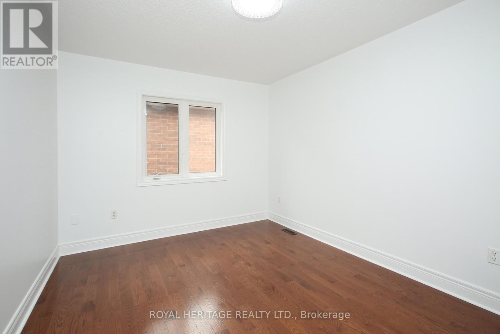 












178 BEFFORT ROAD

,
Toronto (Downsview-Roding-CFB),




Ontario
M3K1N9

