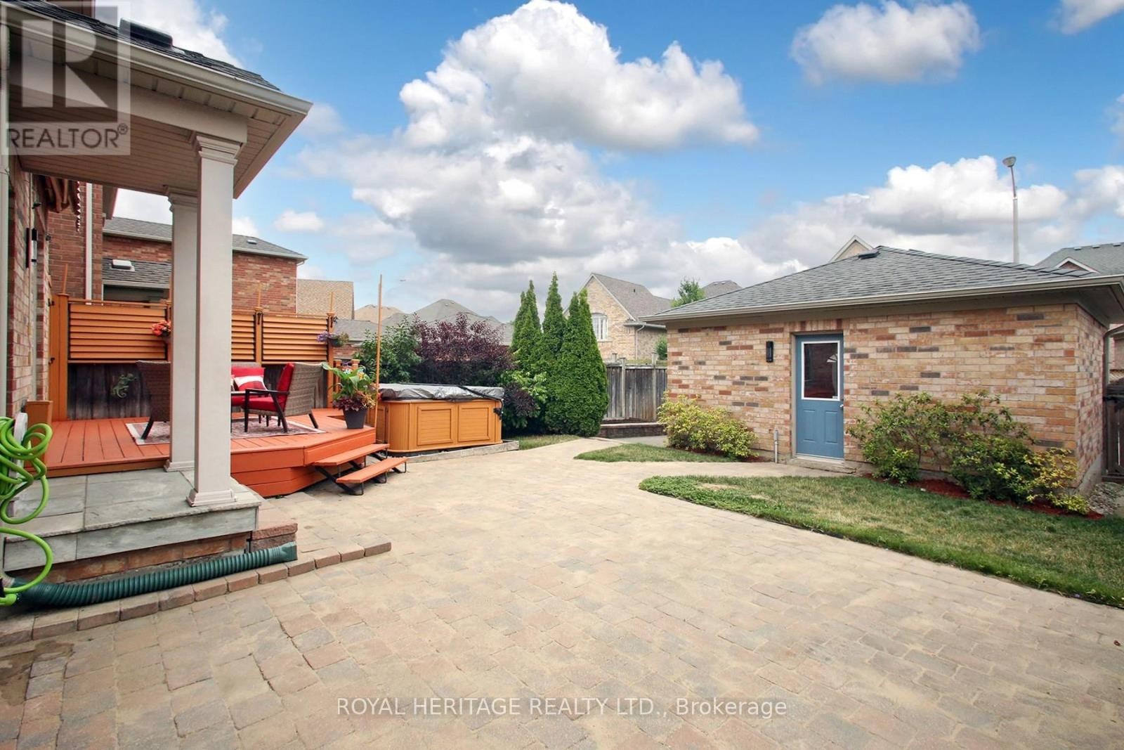 












178 BEFFORT ROAD

,
Toronto (Downsview-Roding-CFB),




Ontario
M3K1N9

