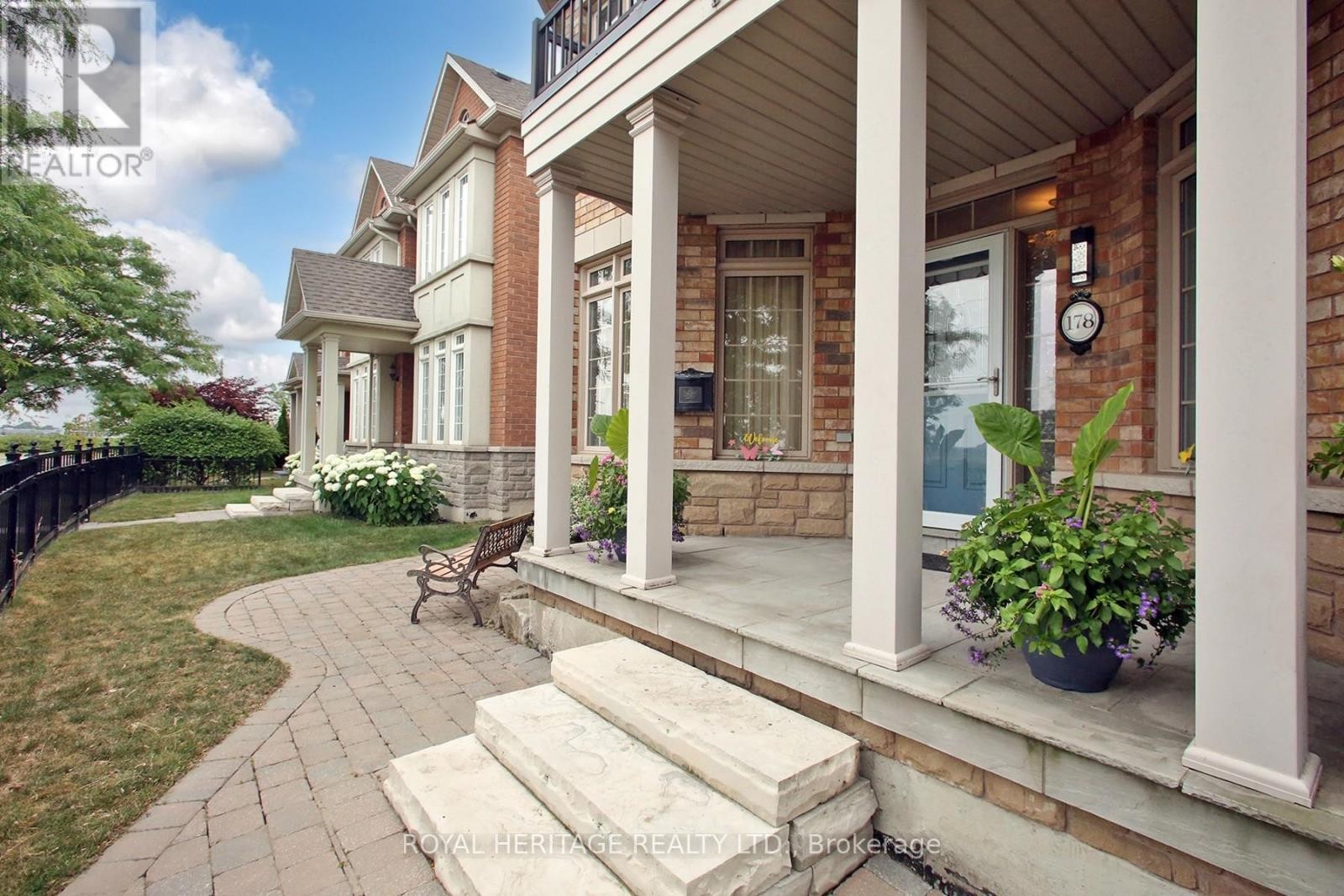 












178 BEFFORT ROAD

,
Toronto (Downsview-Roding-CFB),




Ontario
M3K1N9

