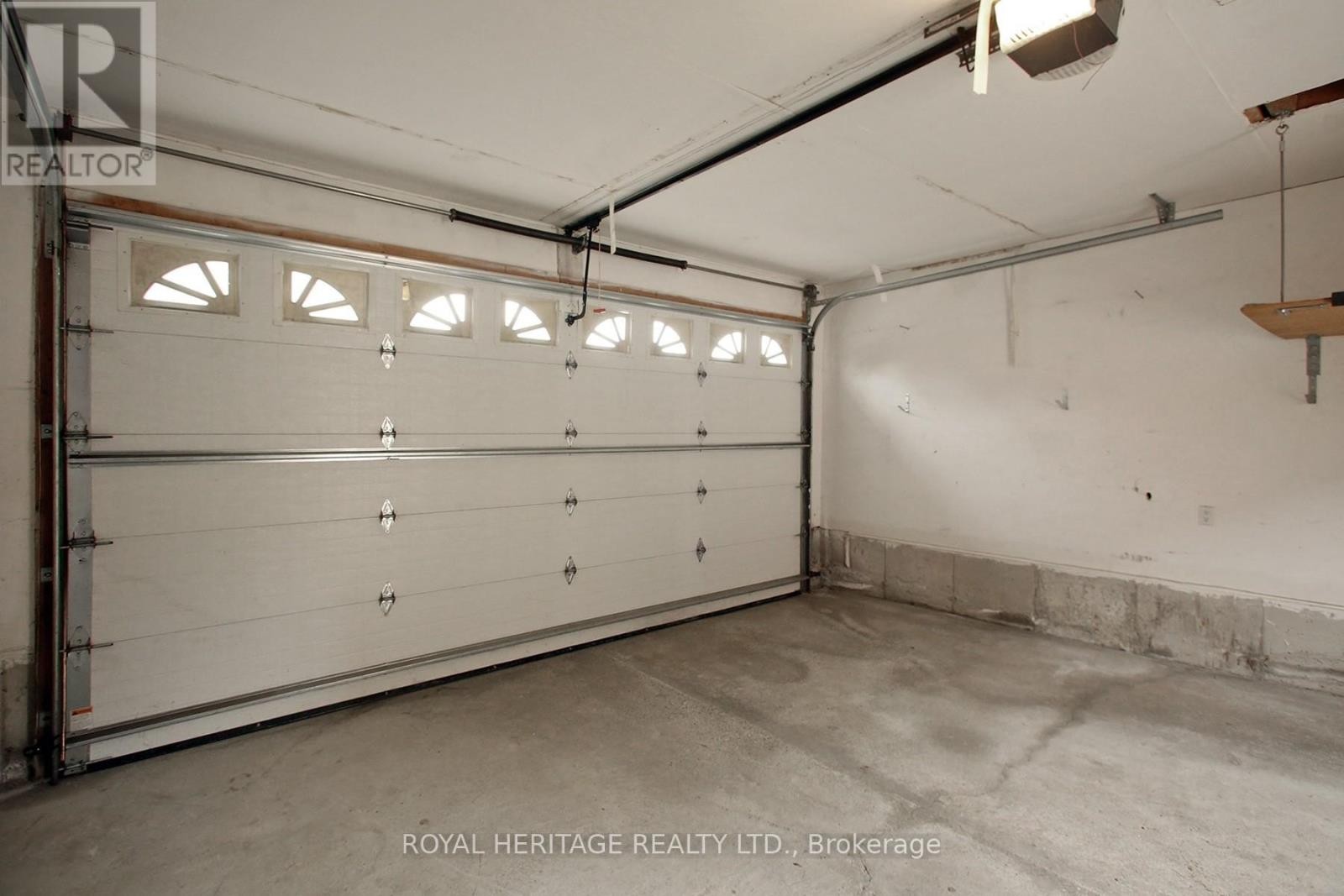 












178 BEFFORT ROAD

,
Toronto (Downsview-Roding-CFB),




Ontario
M3K1N9

