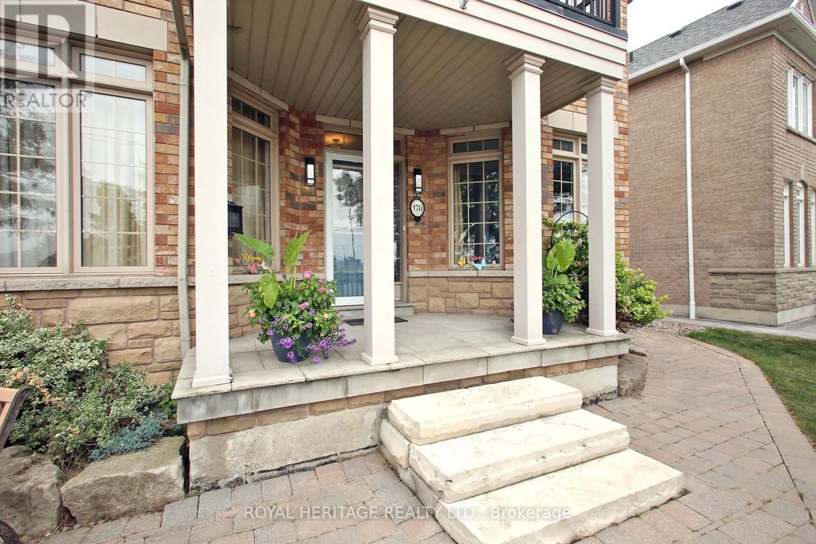 












178 BEFFORT ROAD

,
Toronto (Downsview-Roding-CFB),




Ontario
M3K1N9

