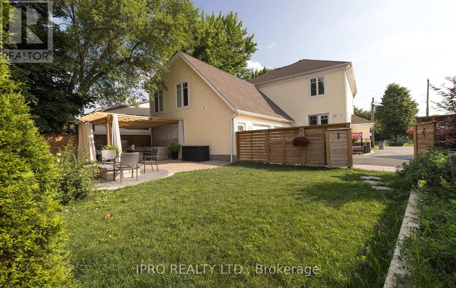 












210 MAIN STREET N

,
Halton Hills (AC Acton),




Ontario
L7J1W9

