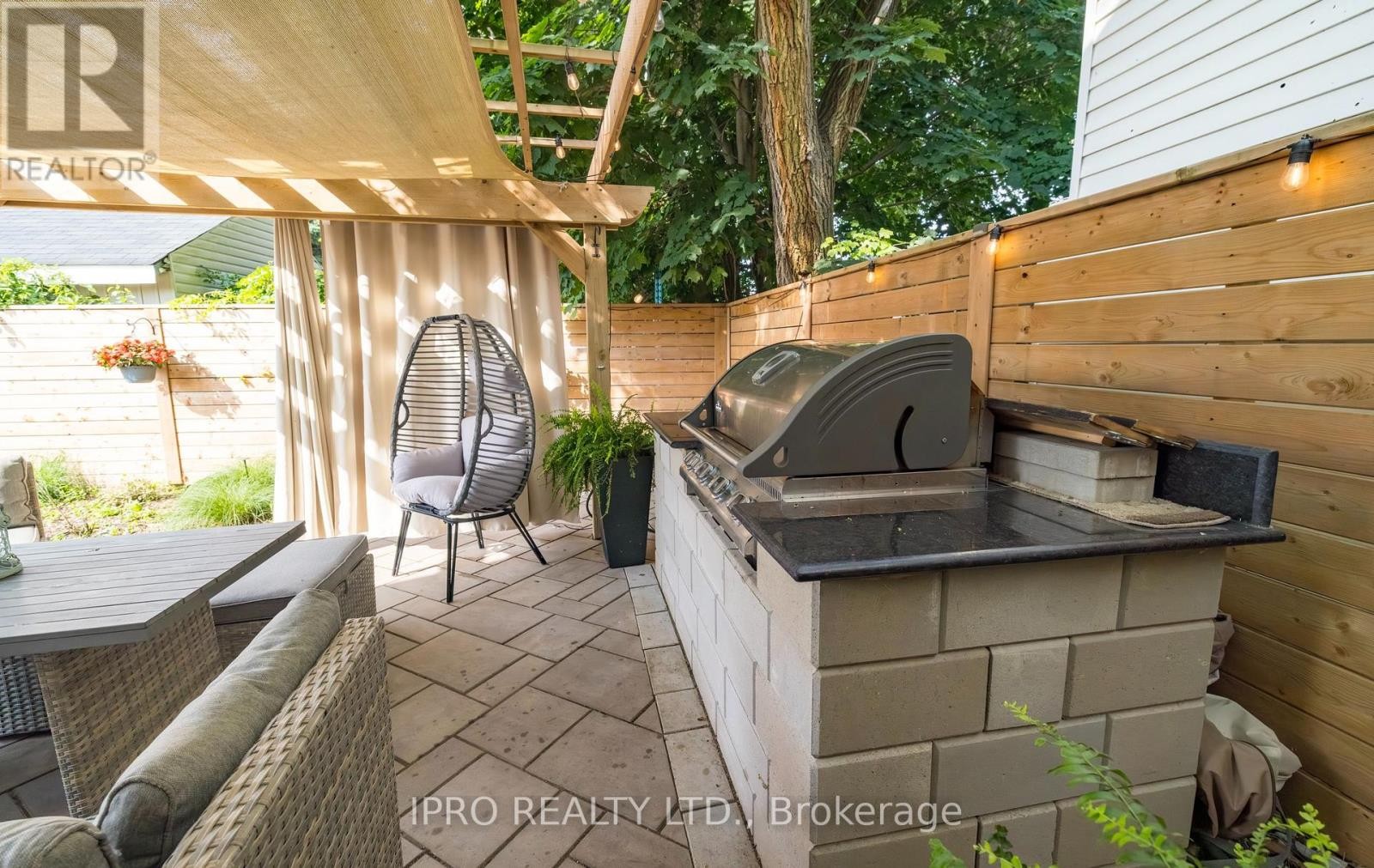 












210 MAIN STREET N

,
Halton Hills (AC Acton),




Ontario
L7J1W9

