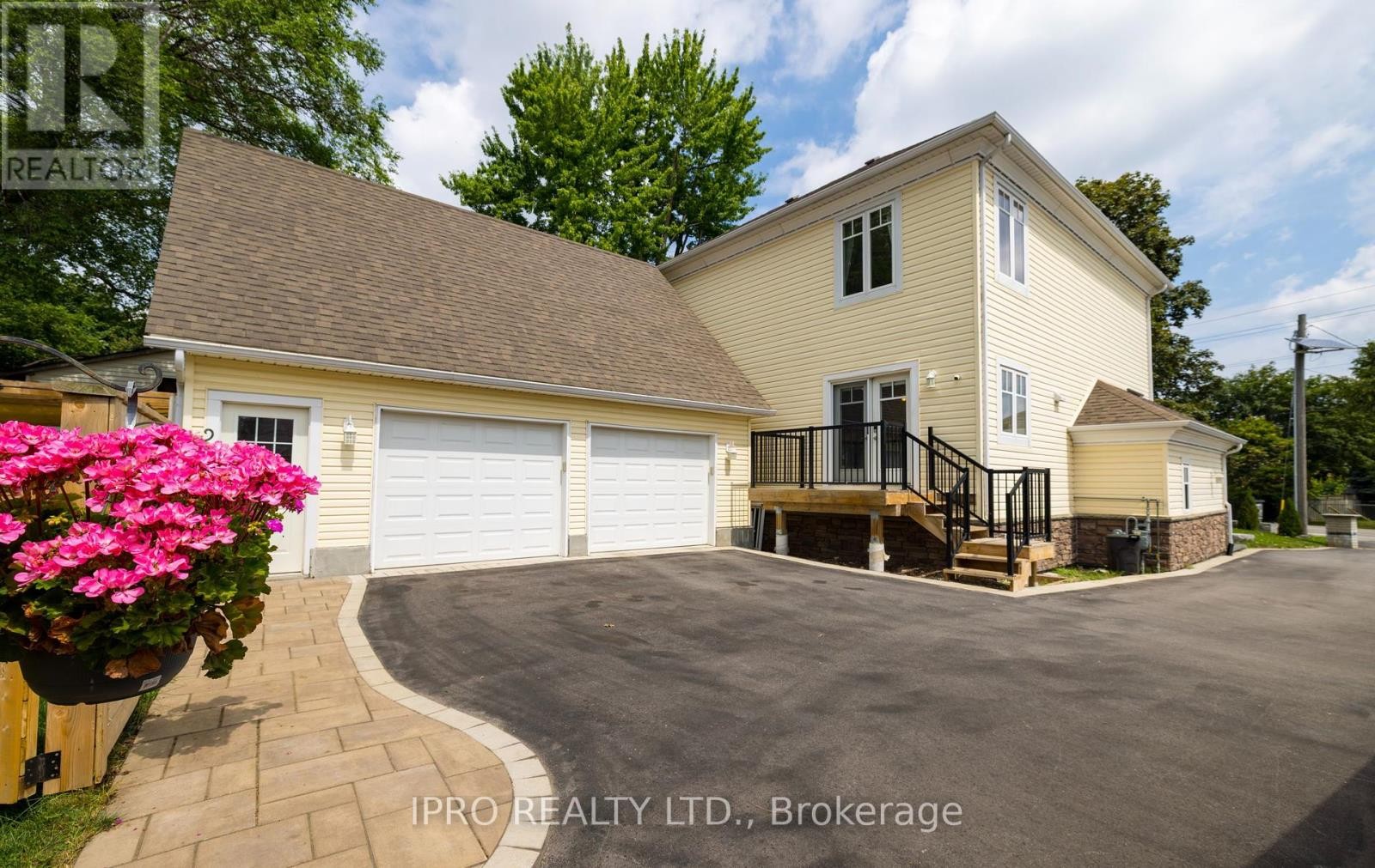 












210 MAIN STREET N

,
Halton Hills (AC Acton),




Ontario
L7J1W9

