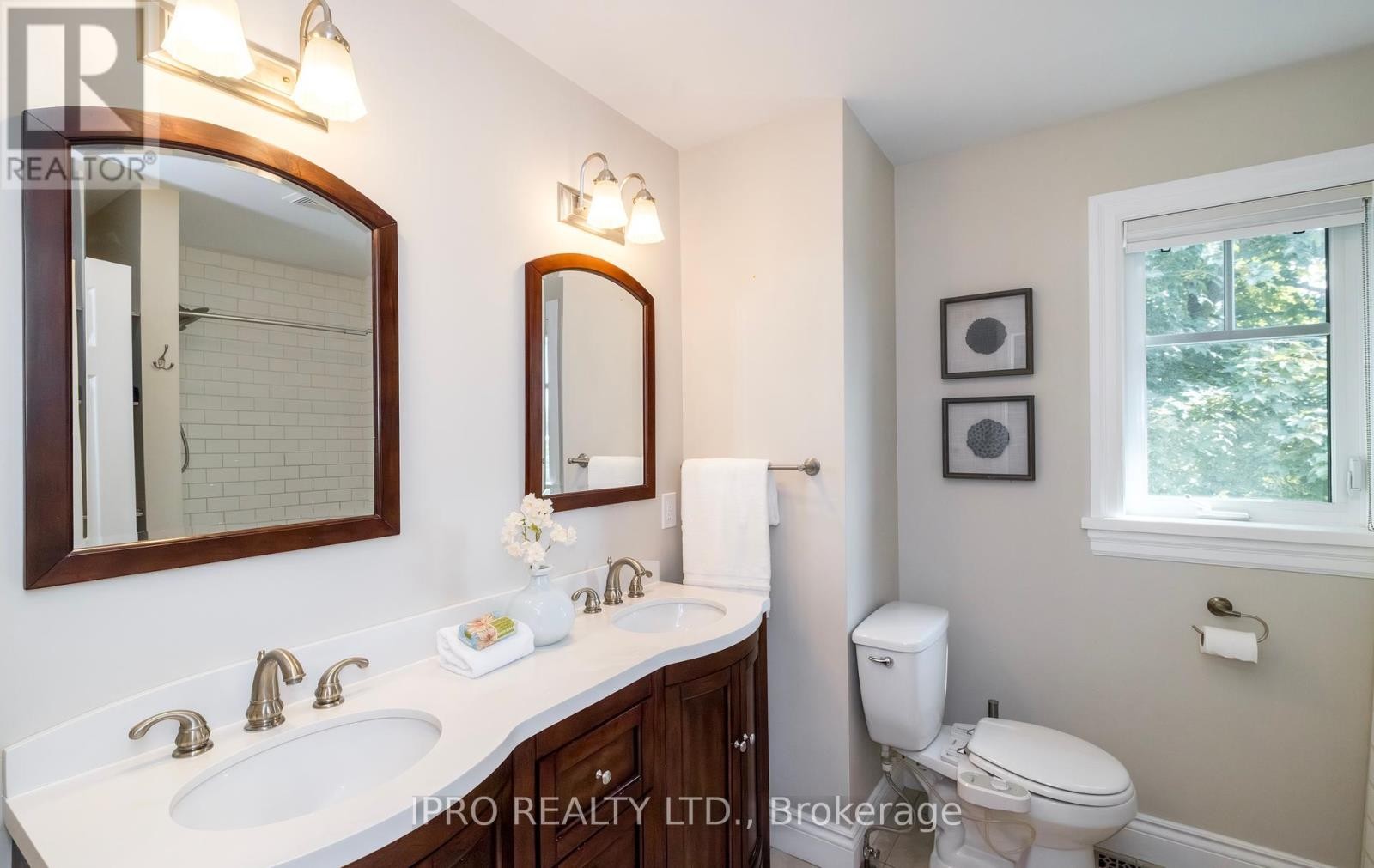 












210 MAIN STREET N

,
Halton Hills (AC Acton),




Ontario
L7J1W9

