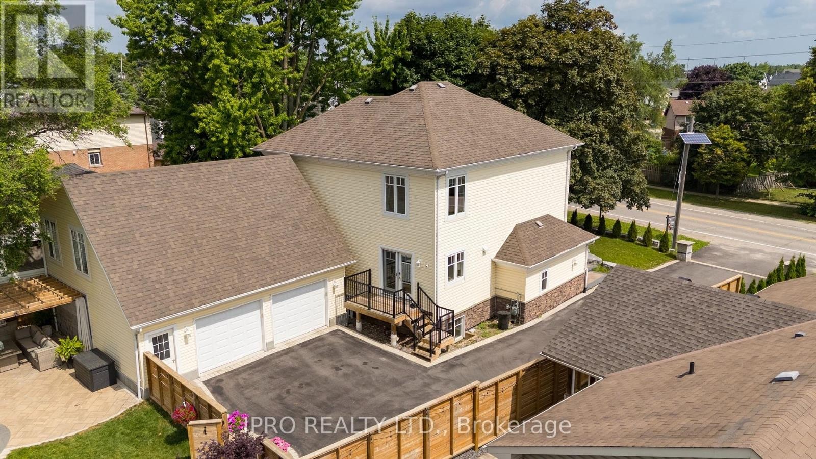 












210 MAIN STREET N

,
Halton Hills (AC Acton),




Ontario
L7J1W9

