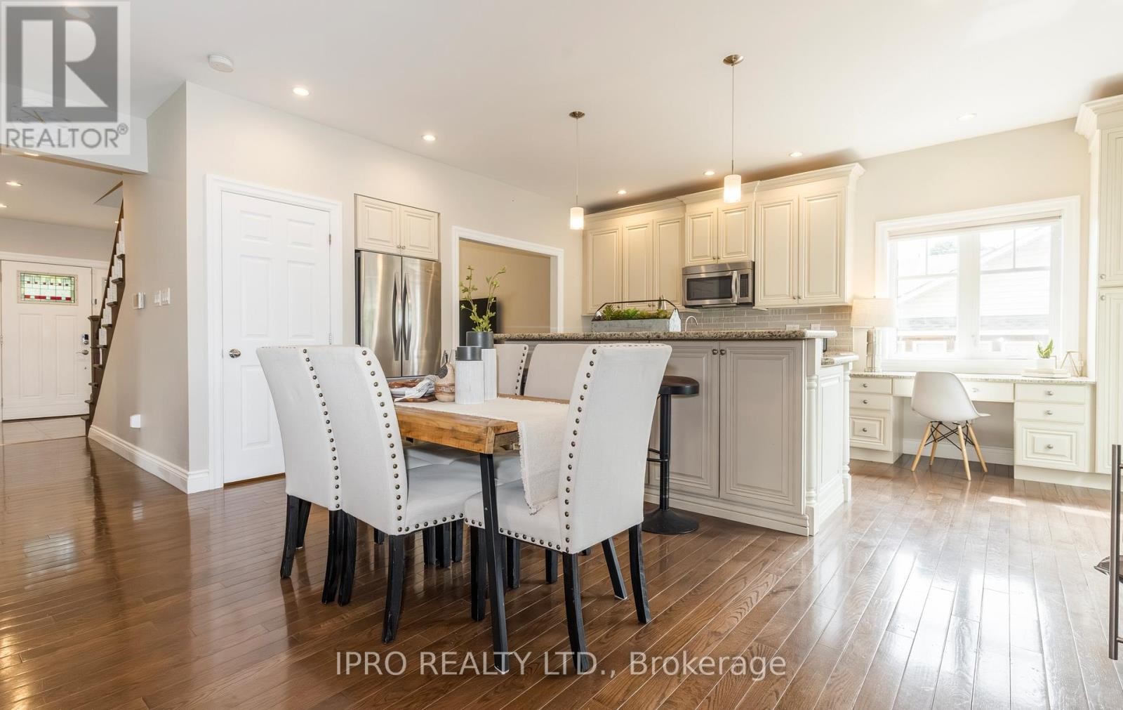












210 MAIN STREET N

,
Halton Hills (AC Acton),




Ontario
L7J1W9

