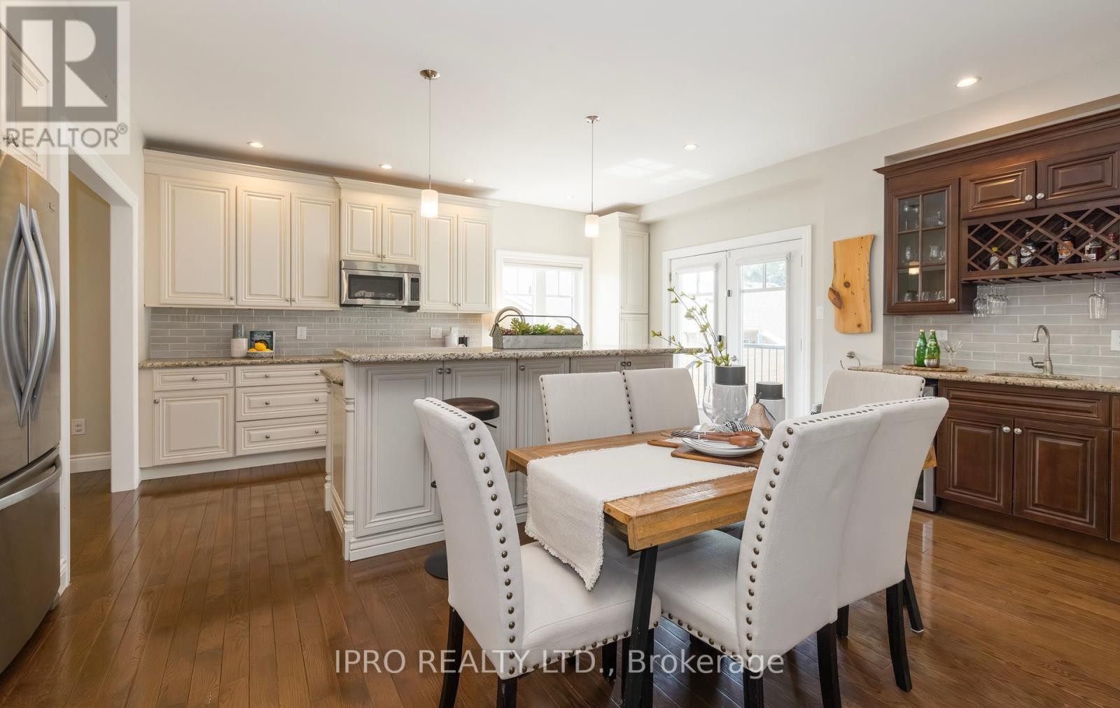 












210 MAIN STREET N

,
Halton Hills (AC Acton),




Ontario
L7J1W9


