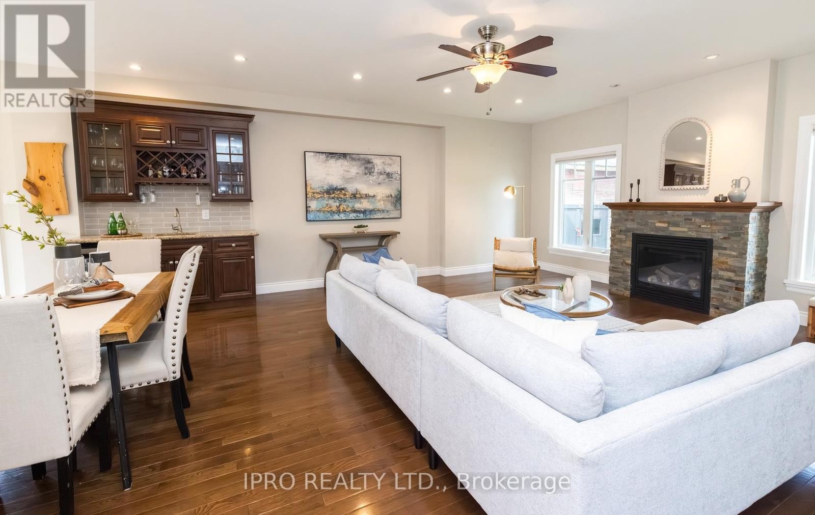 












210 MAIN STREET N

,
Halton Hills (AC Acton),




Ontario
L7J1W9


