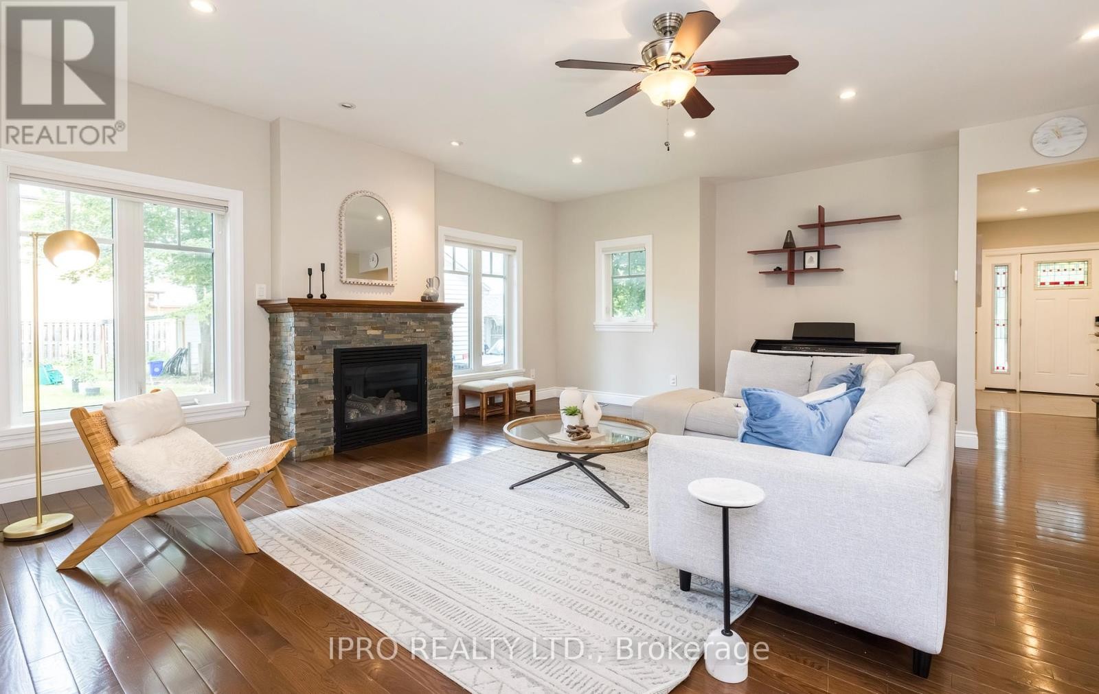 












210 MAIN STREET N

,
Halton Hills (AC Acton),




Ontario
L7J1W9

